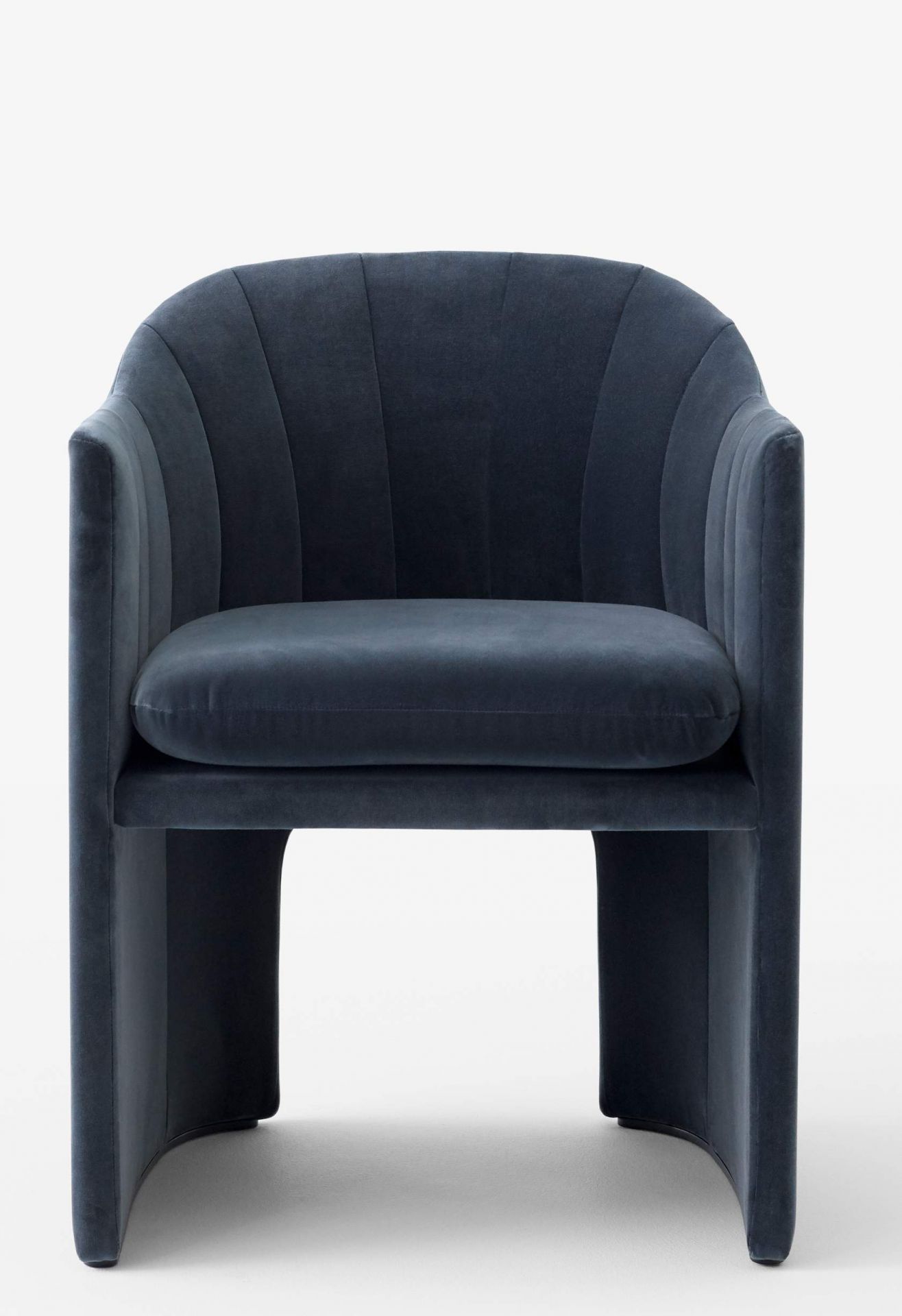 Loafer Armchair SC24 AndTradition