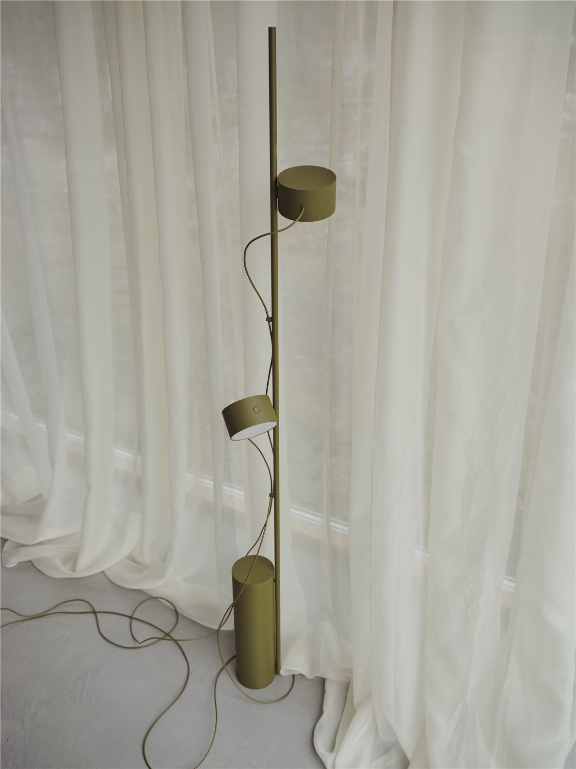 Post Floor Lamp Muuto