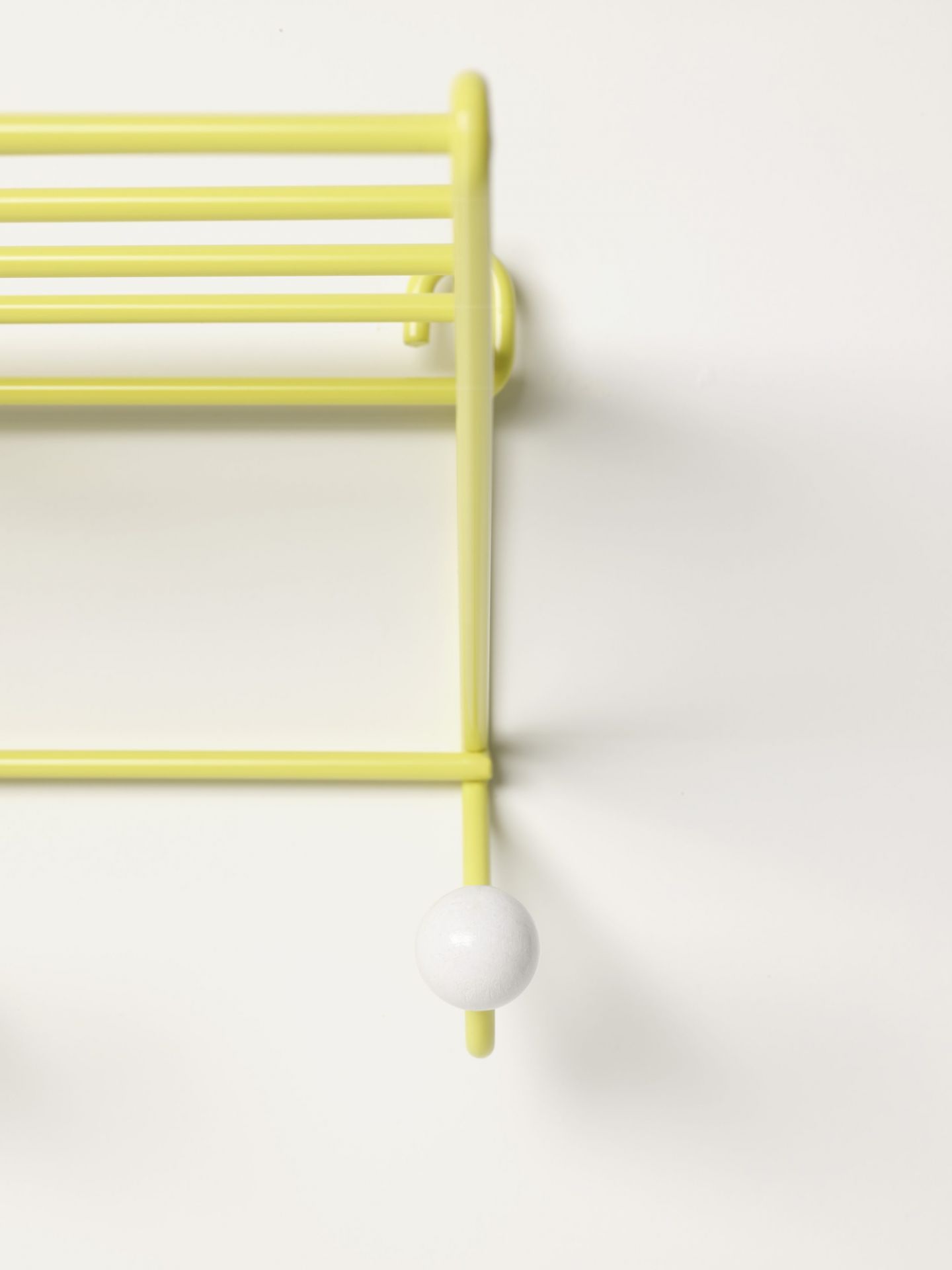 DZ 05 Wardrobe Spectrum Yellow PMS 107