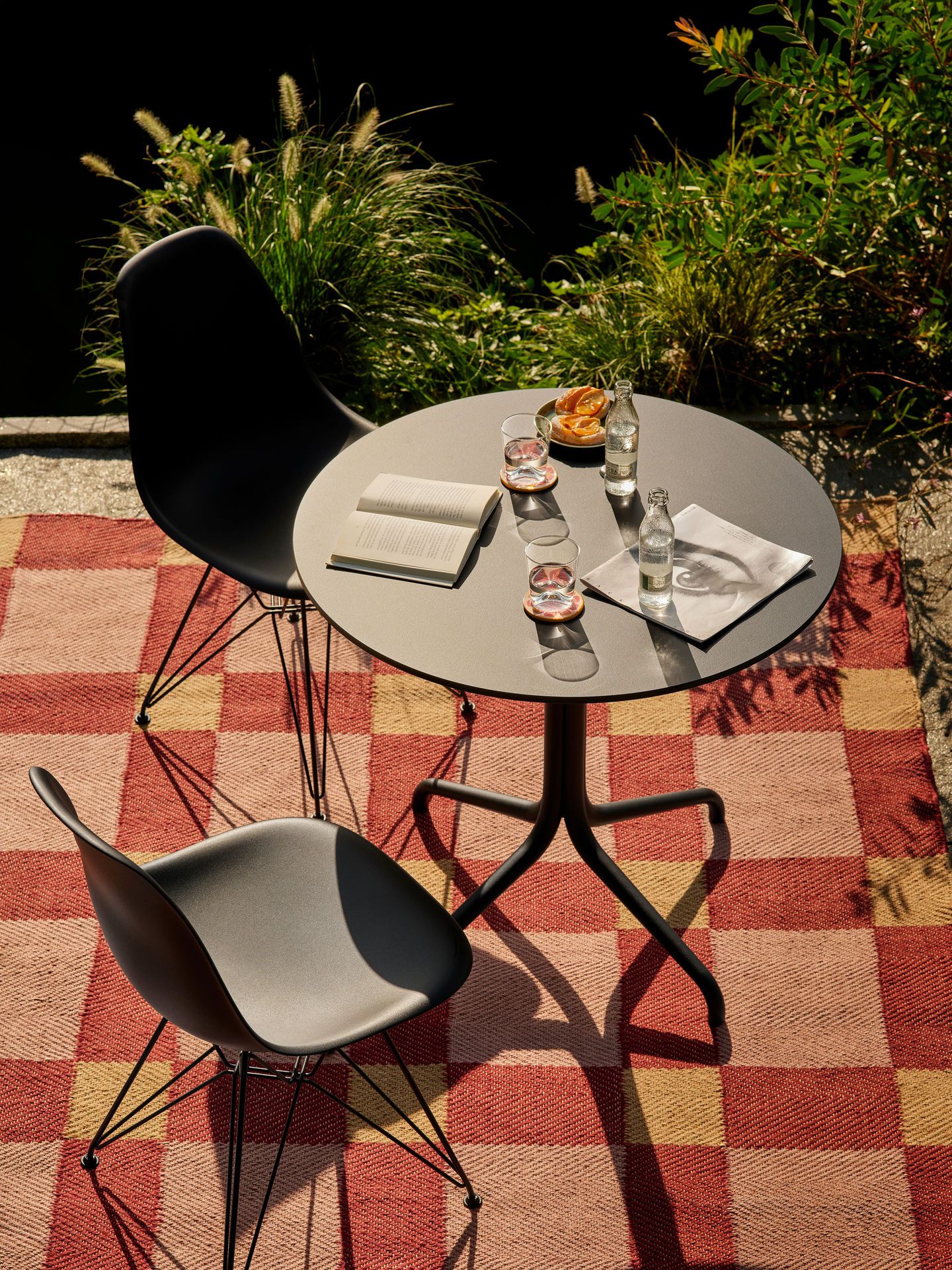 Eames Fibreglass Chair DSR Chair Vitra