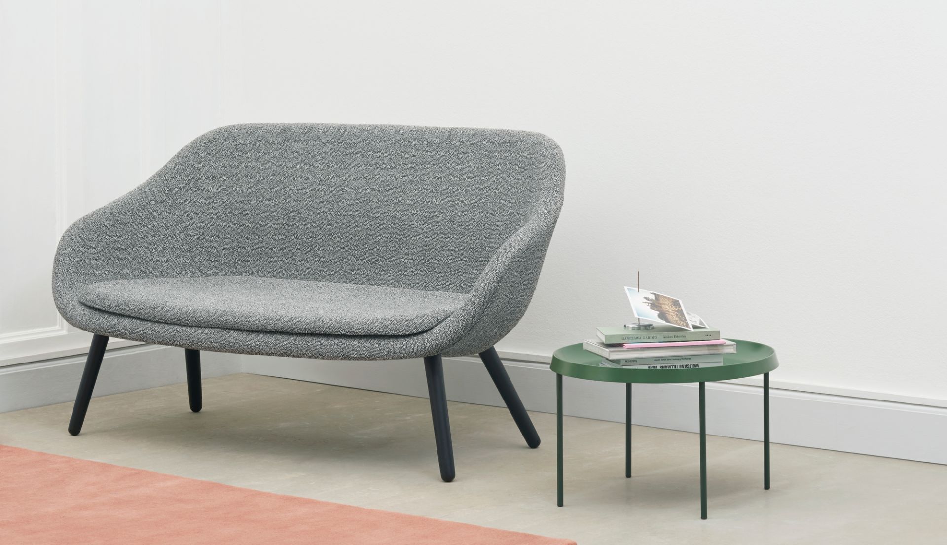About a Lounge AAL Sofa Hay