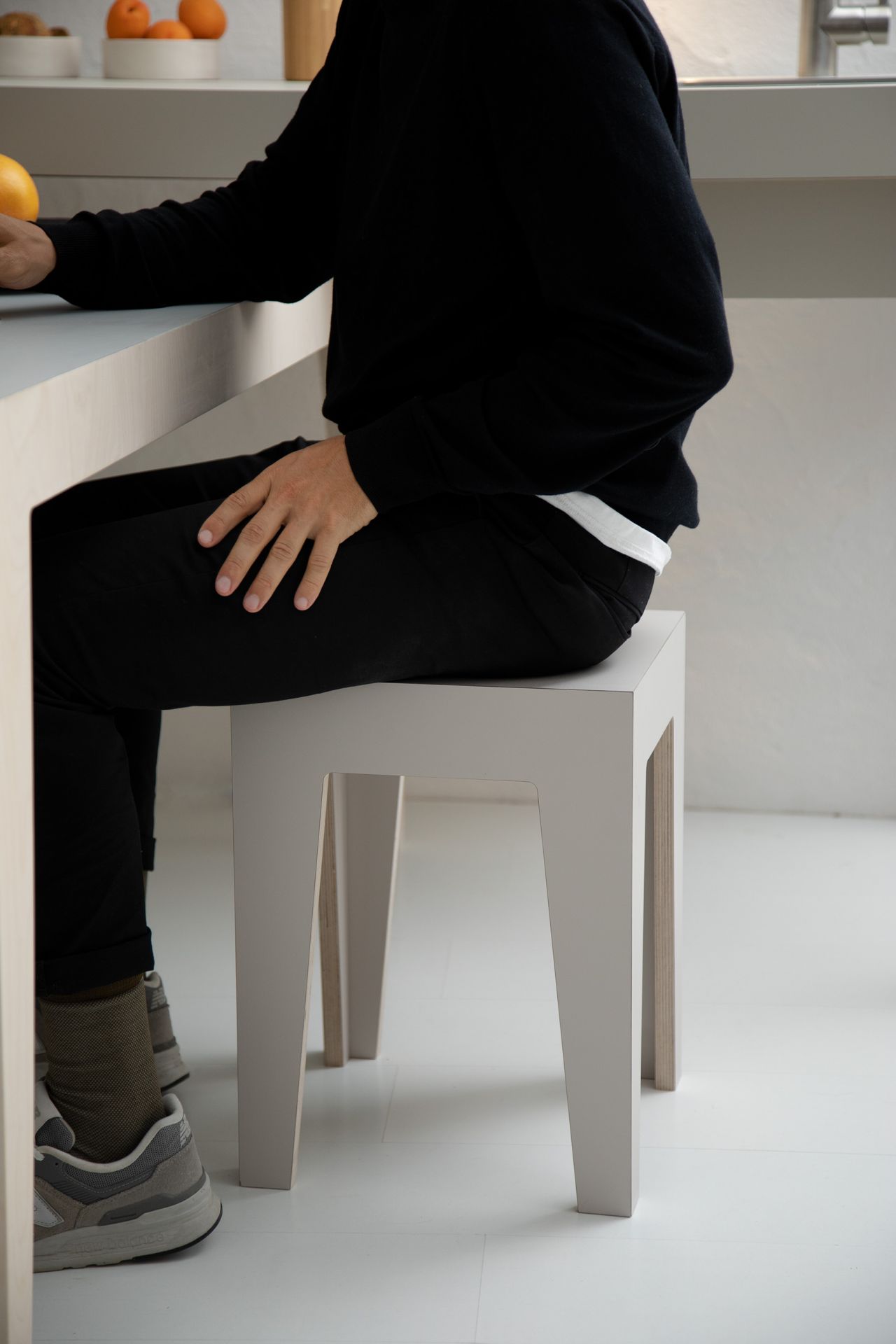 HENRIK stool Das ganze Leben
