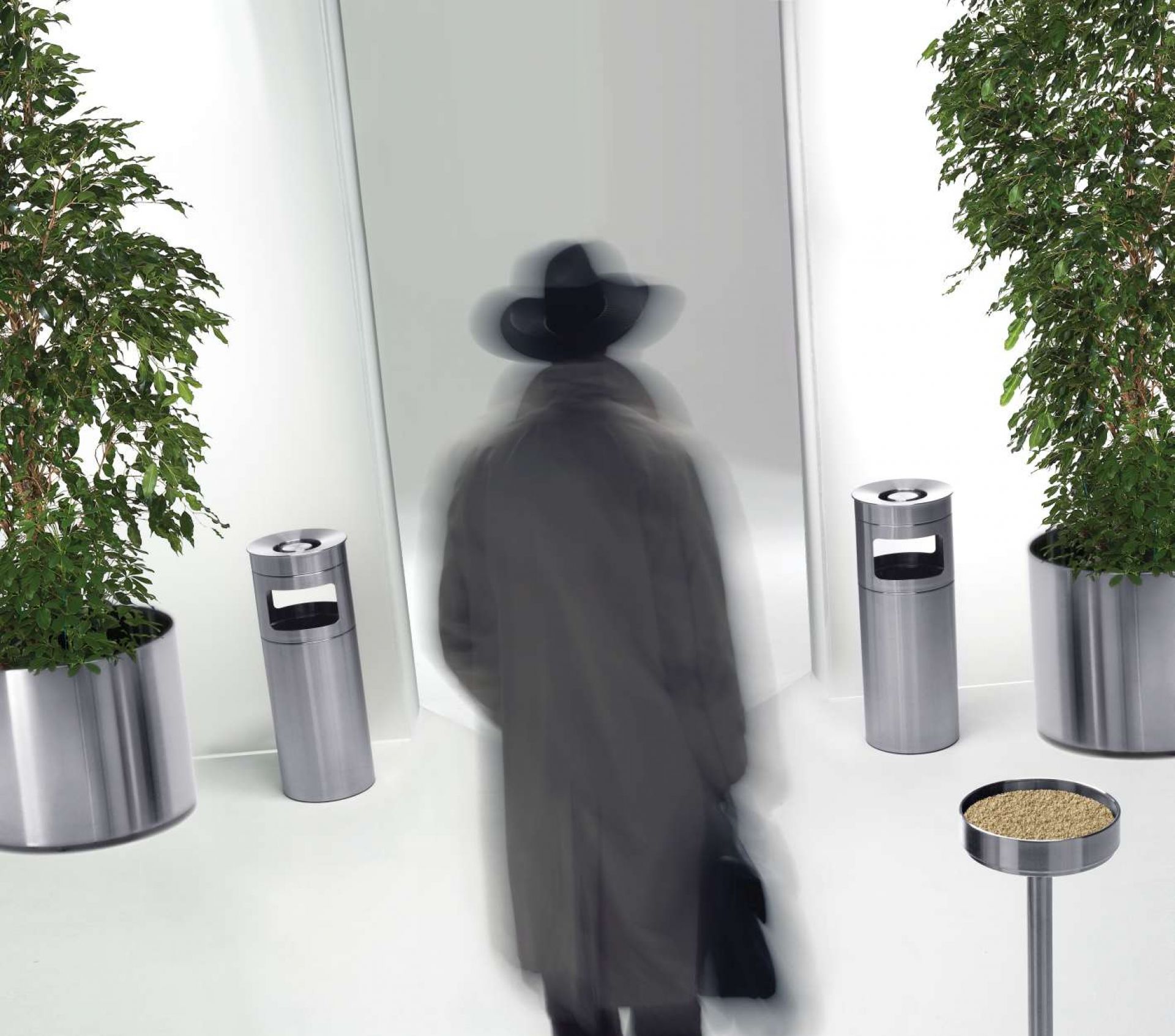 Nox Flora Flowerpot on castors Rexite