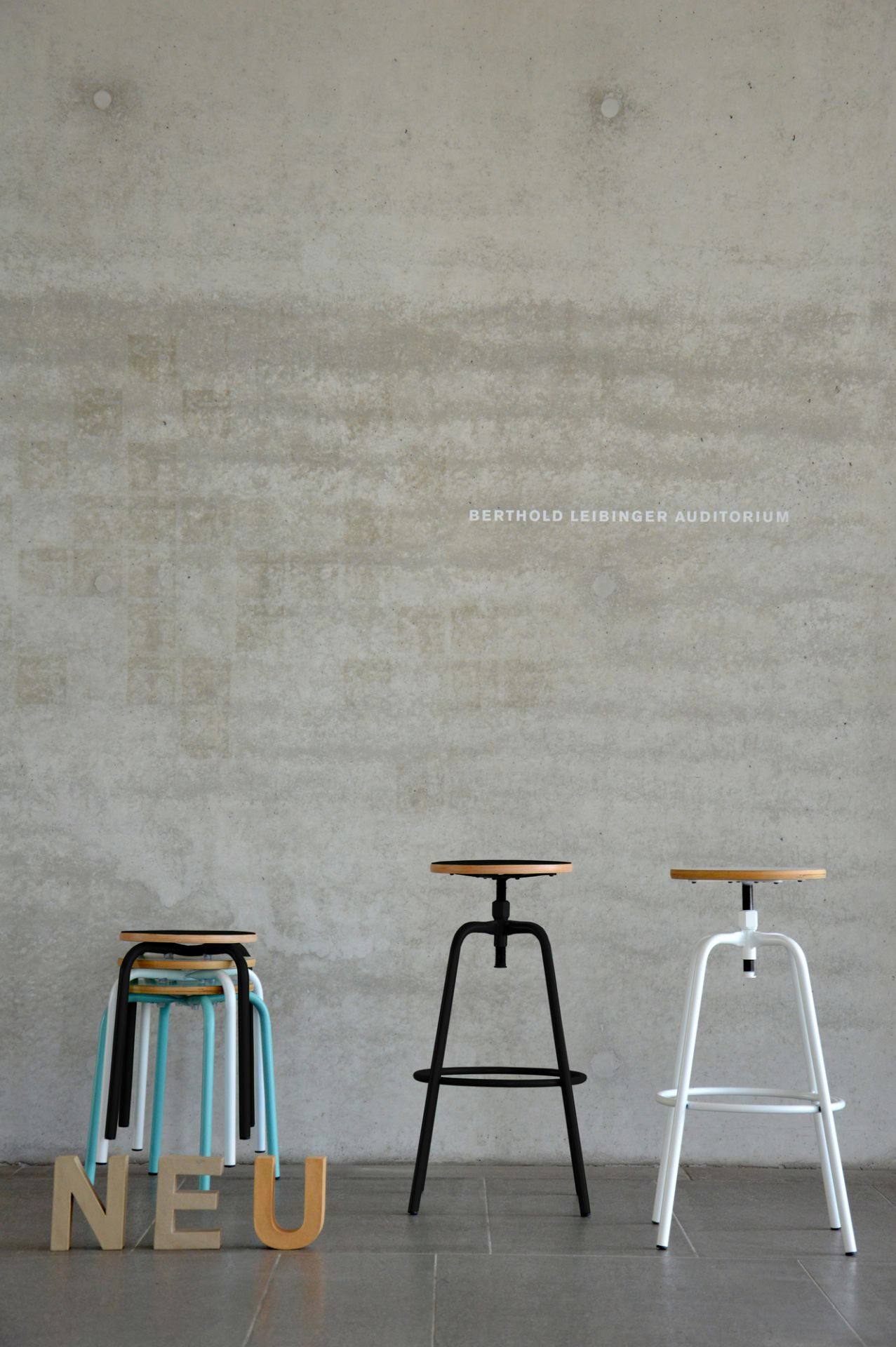 Paris Stool White Jan Kurtz