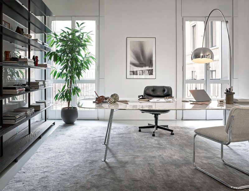 Pollock Executive swivel chair with armrests Knoll International 