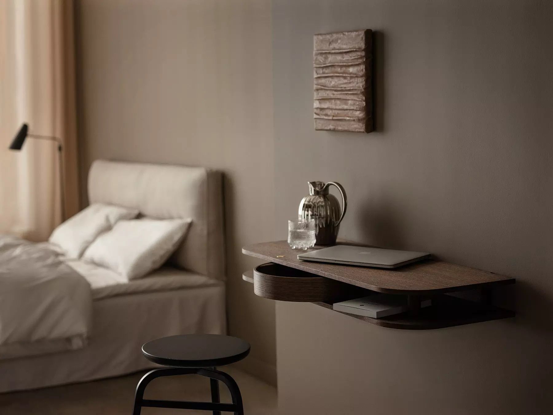 Valet wall console smoked oak Northern
