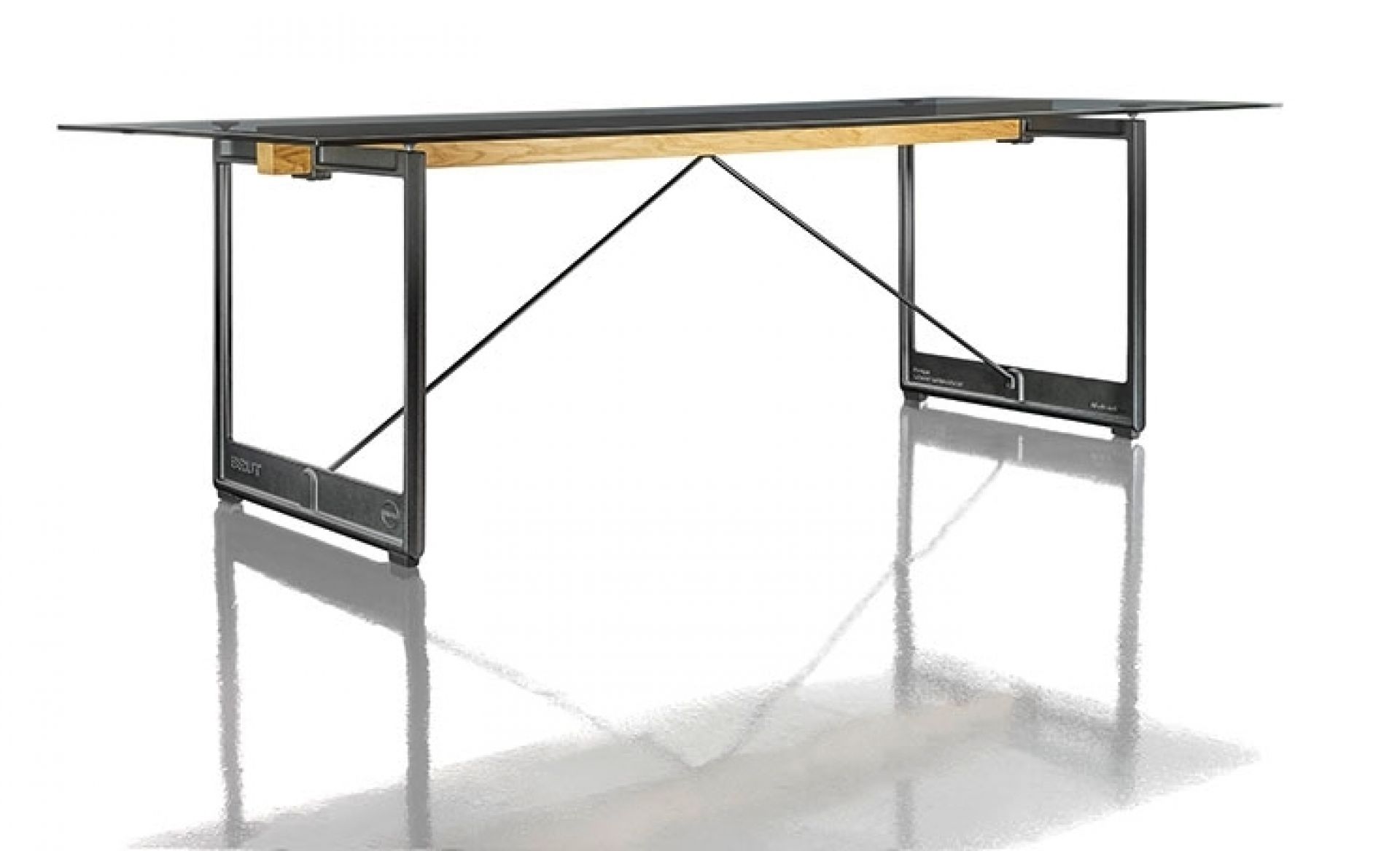 Brut table Magis