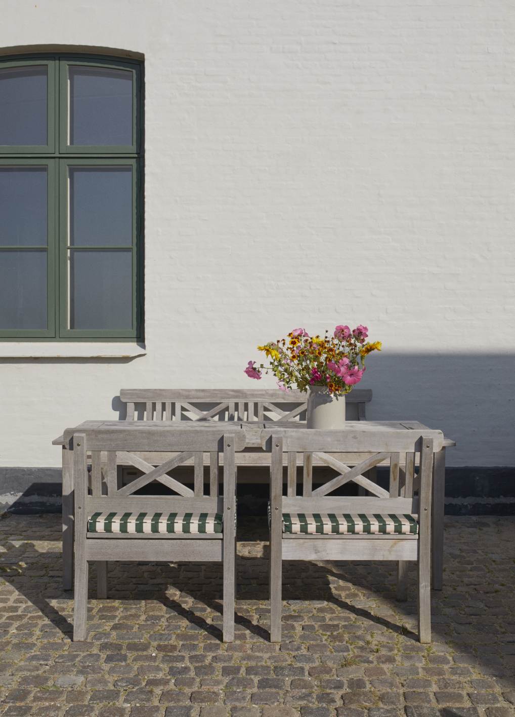 Drachmann Table Outdoor dining table Skagerak by Fritz Hansen 