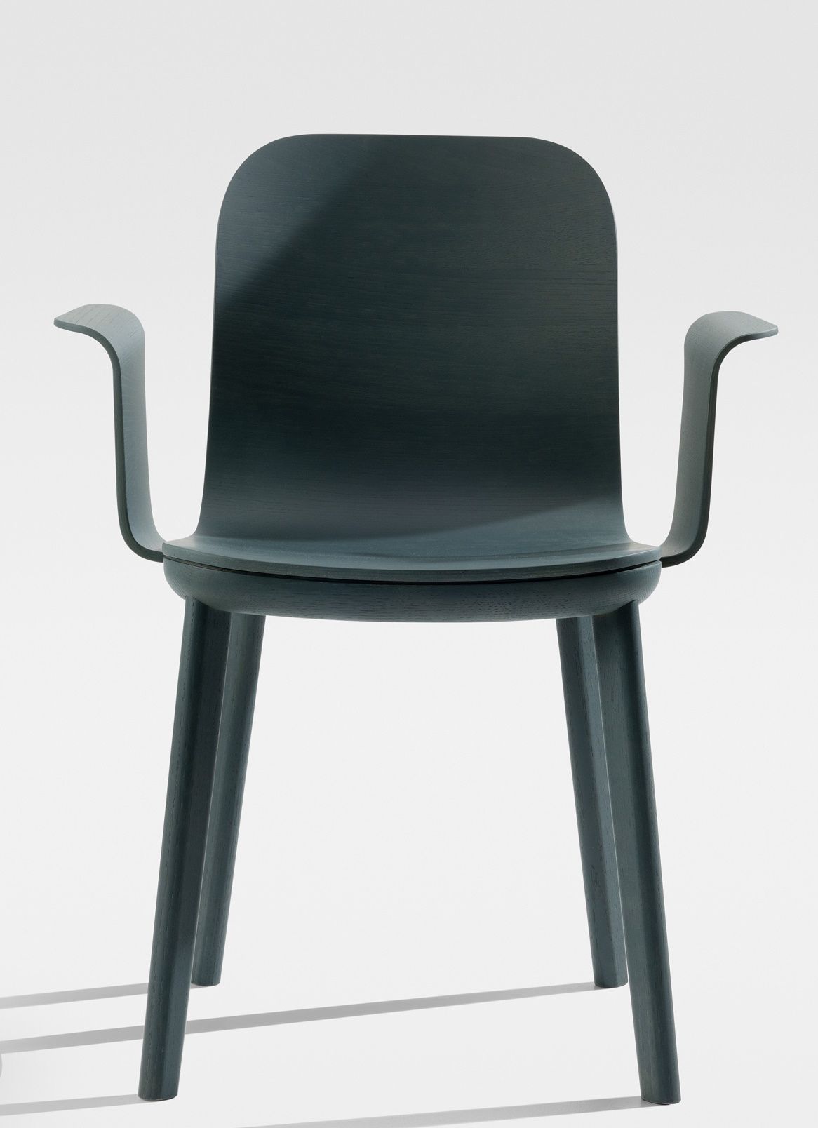 Aeon Comfort Chair armchair Zeitraum Aeon Comfort Chair armchair Zeitraum