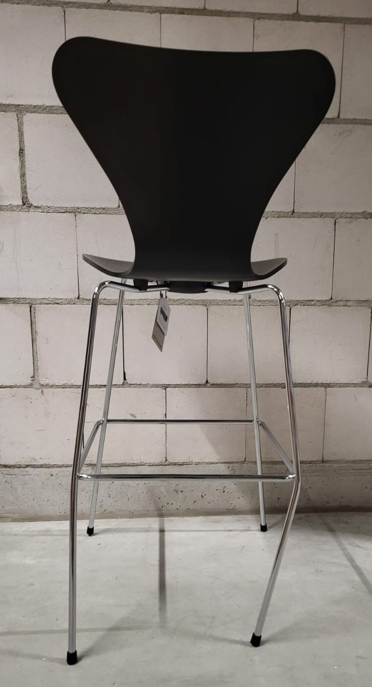Seven bar stool 3197 Fritz Hansen MÄNGELEXEMPLAR
