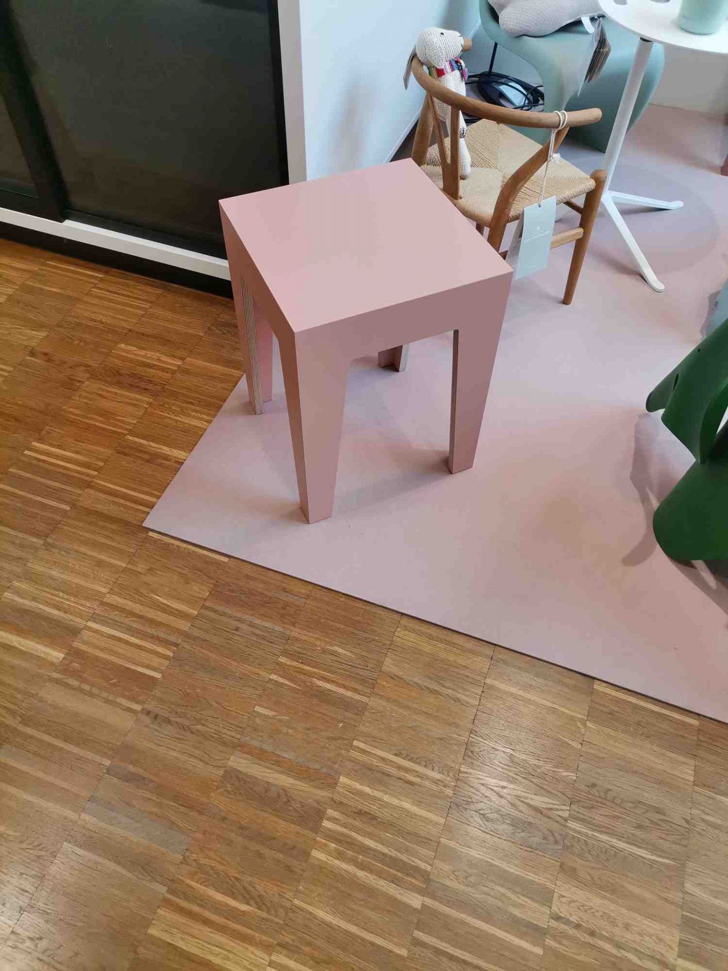 HENRIK stool ZARTROSA The whole life EXHIBITION PIECE