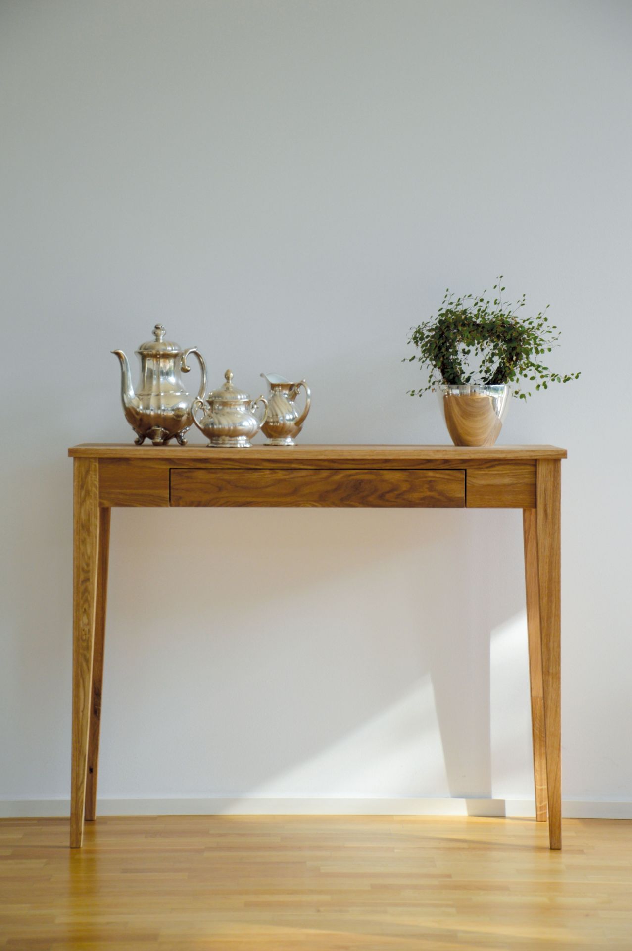 Bonny Side Table Jan Kurtz