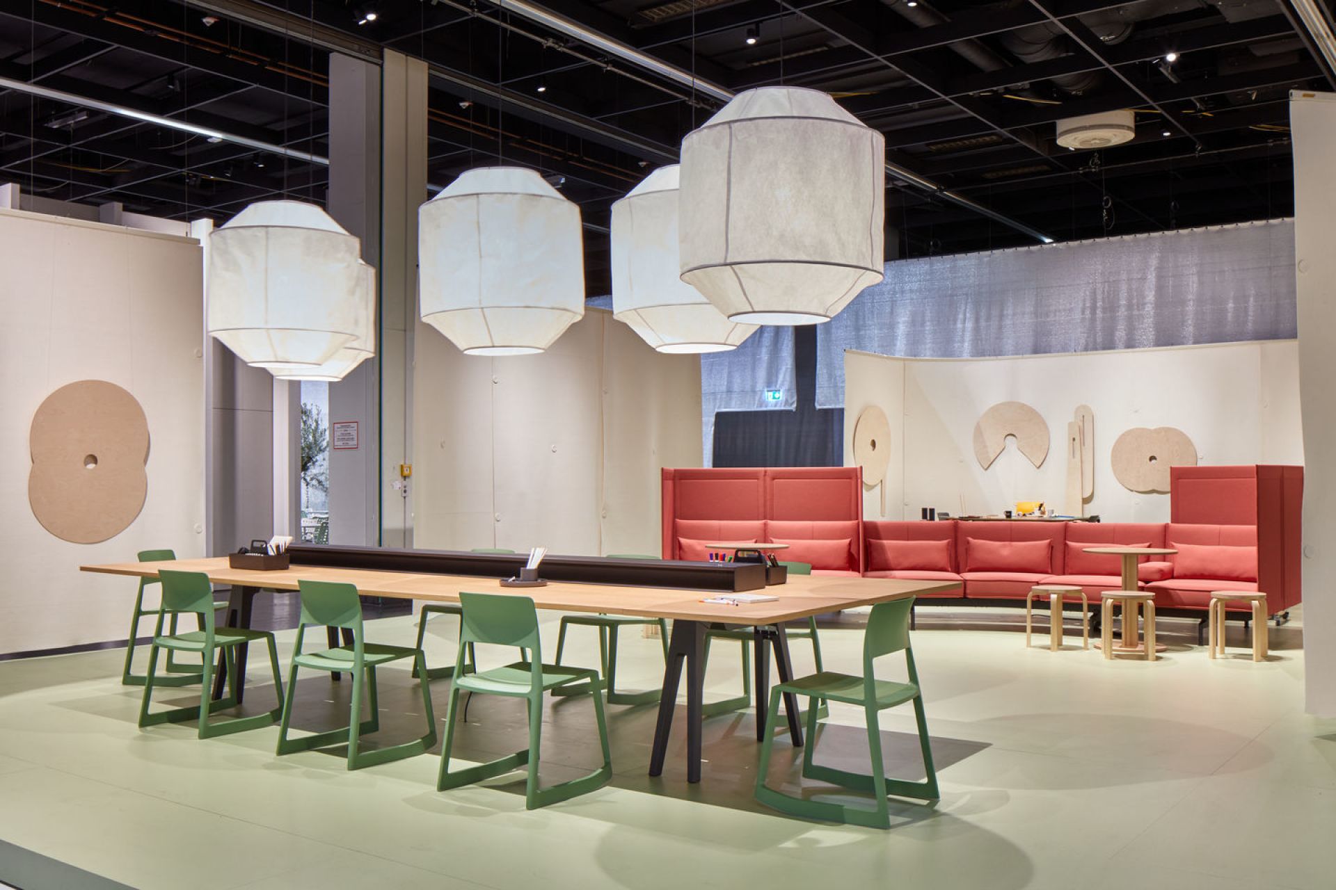 Tip Ton RE chair plastic Vitra Coral