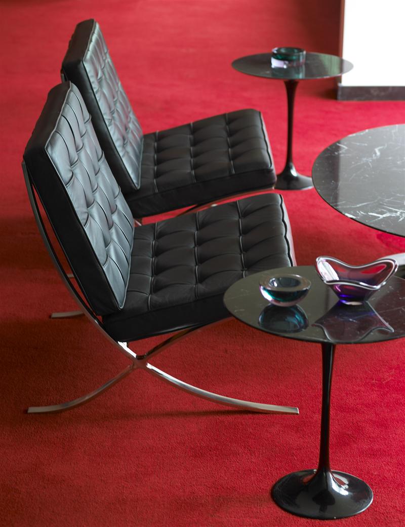 Barcelona Chair Relax Knoll International 