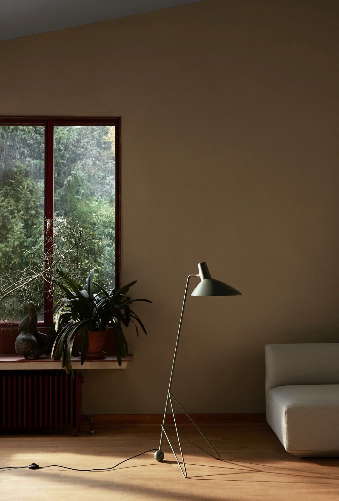 Tripod HM8 Floor lamp AndTradition