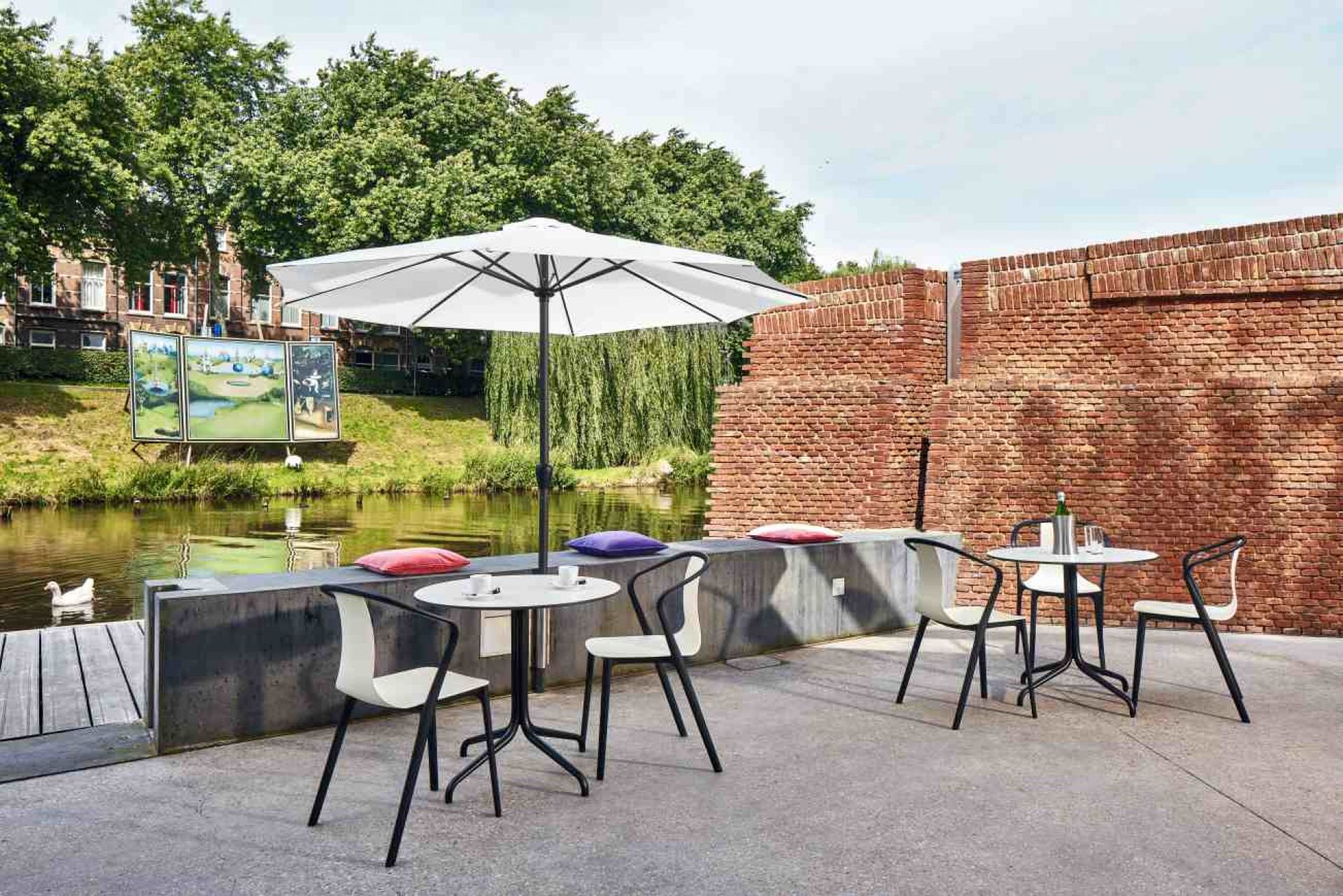 Bistro Table round Outdoor Ø 79,6 cm Vitra