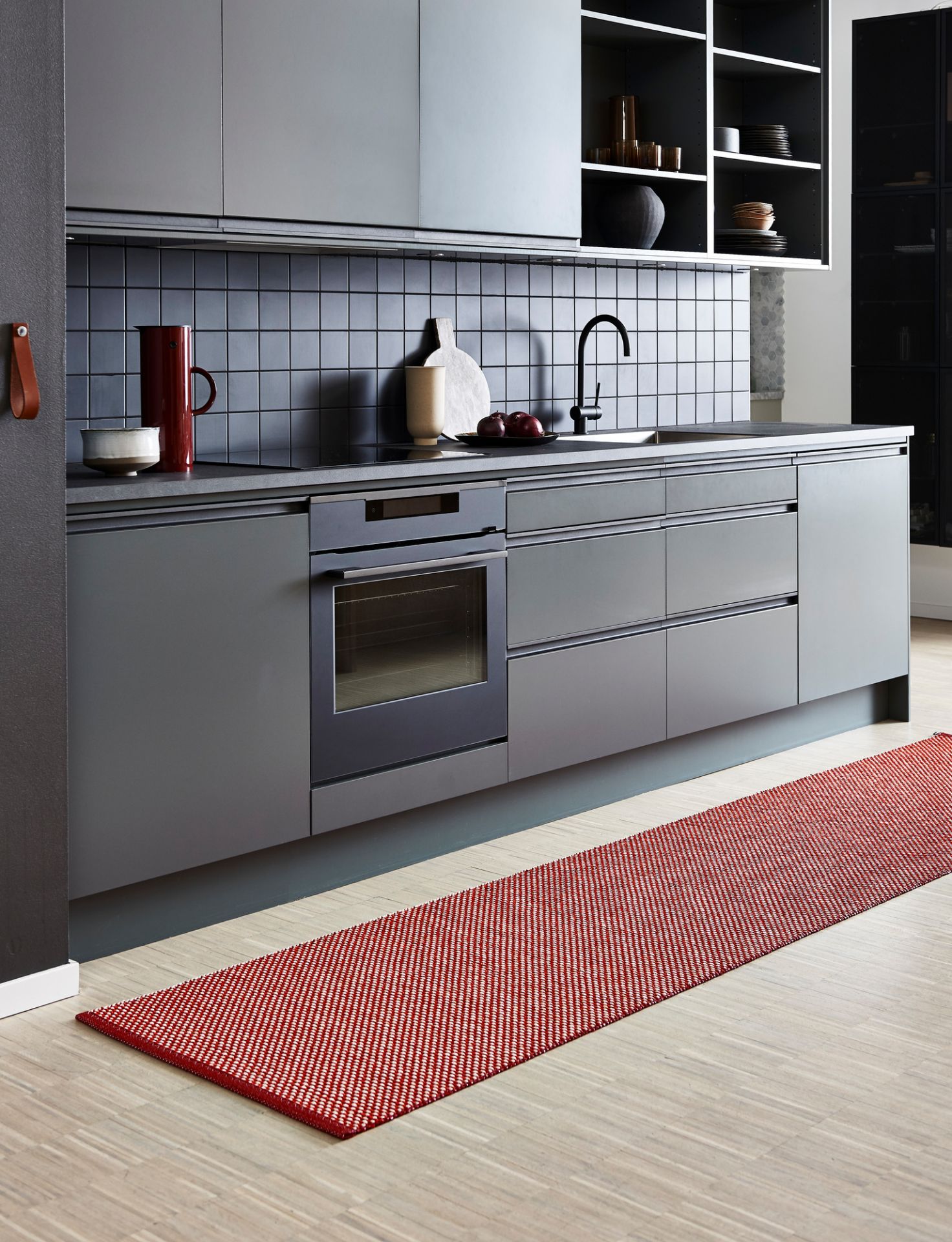 Effi Plastic rug 180x260 cm Pappelina