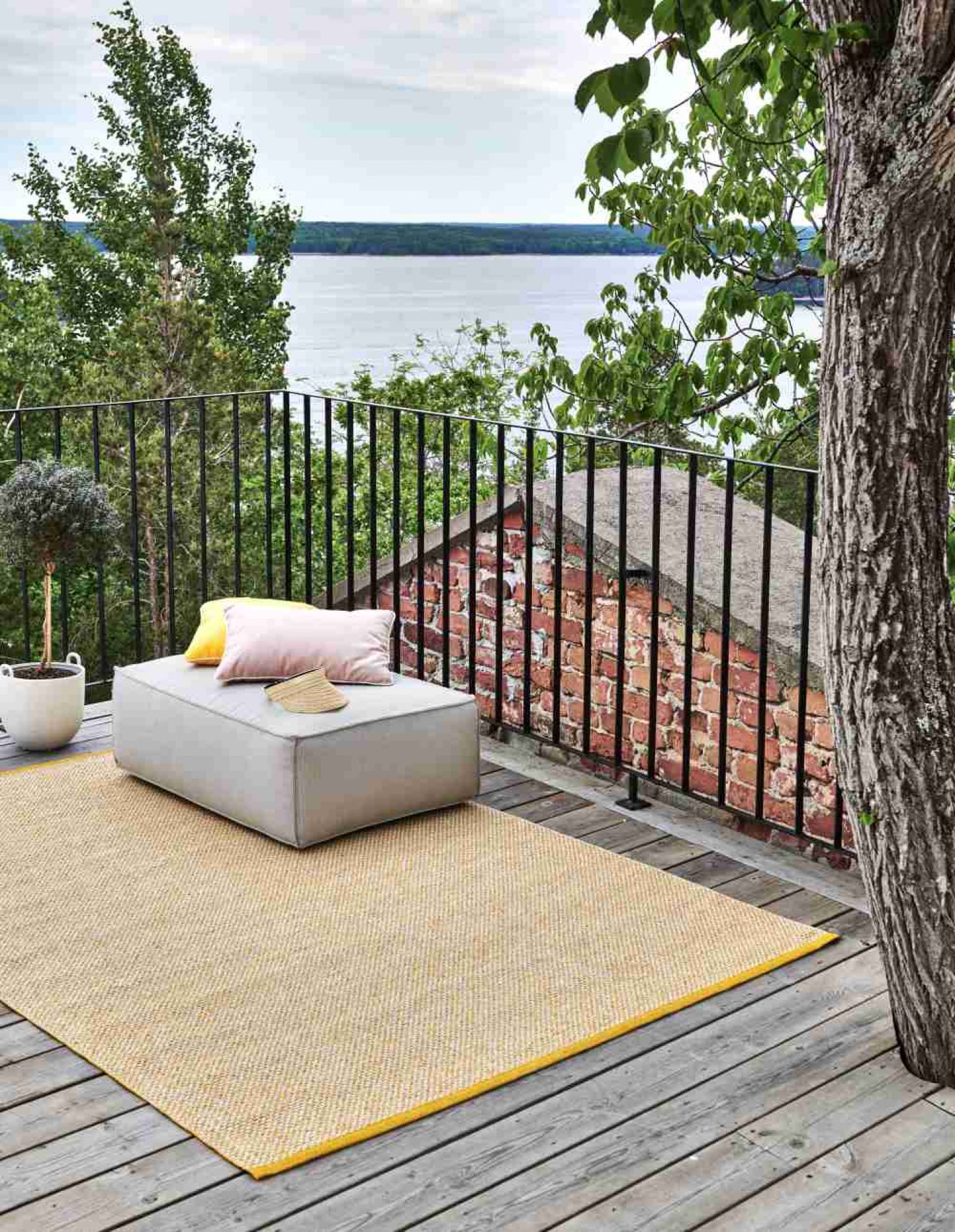 Effi Plastic Rug 230x320 cm Pappelina