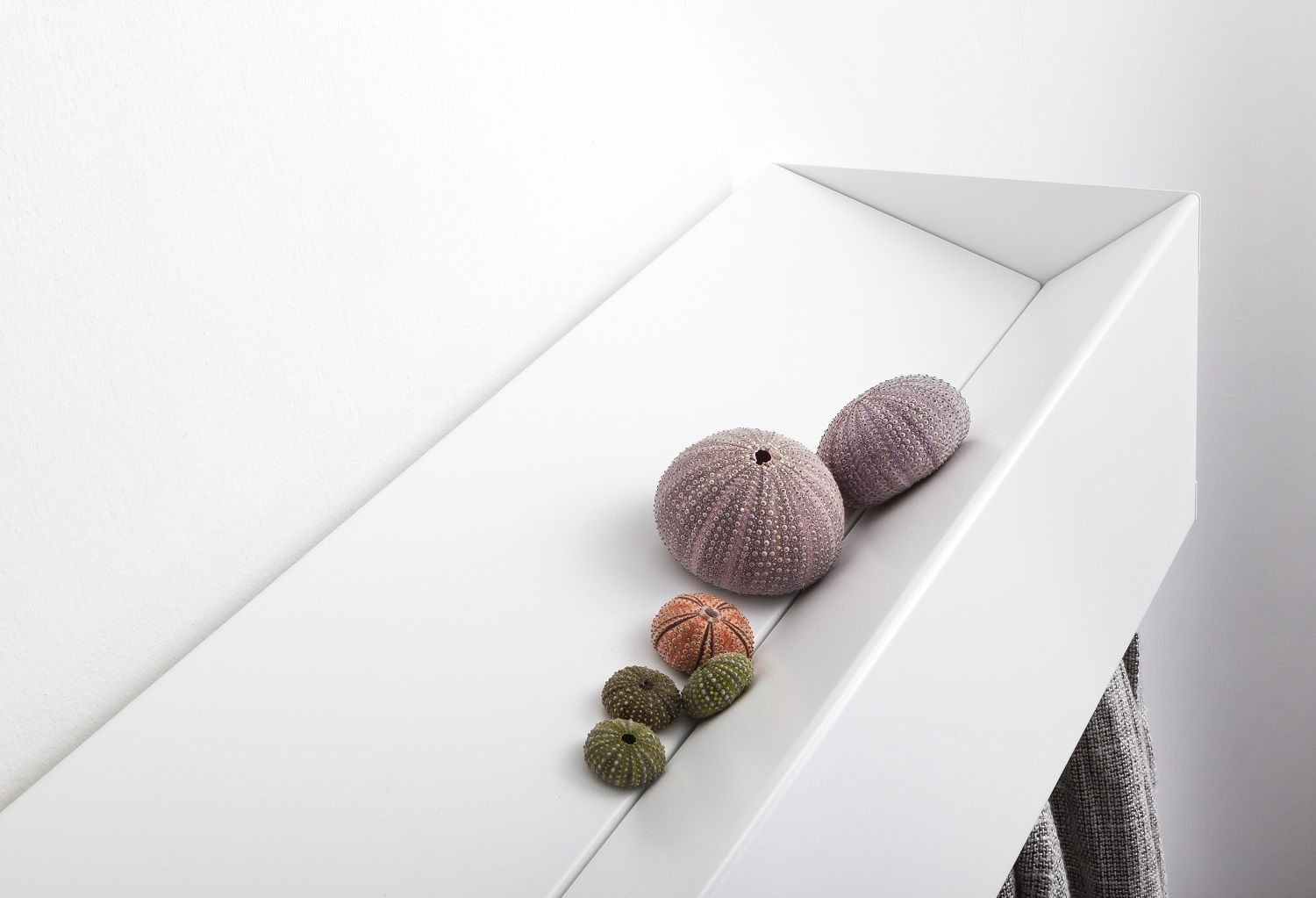CR wall rack Linea1 by Müller Möbelwerkstätten