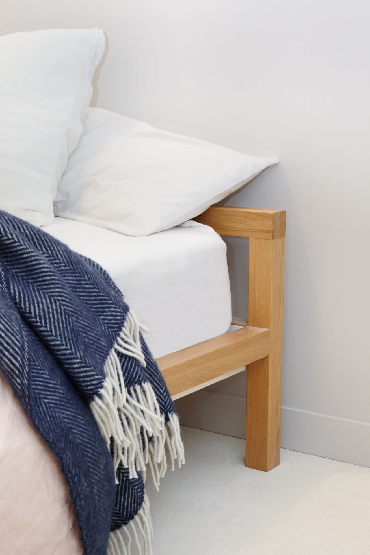 Pure bed solid oak 180 x 200 cm Hans Hansen