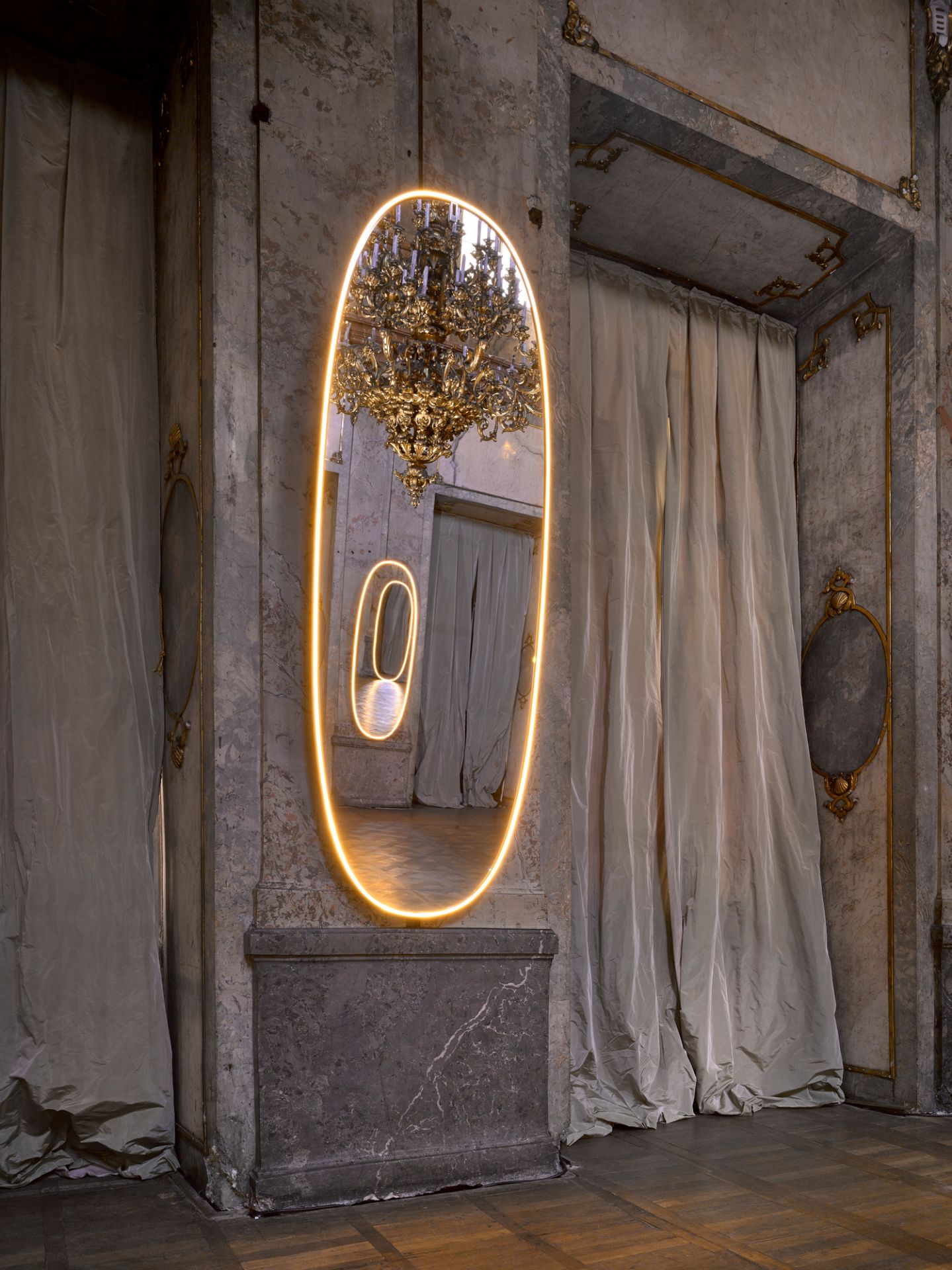 La Plus Belle Wall lamp / Light mirror Flos gold brushed