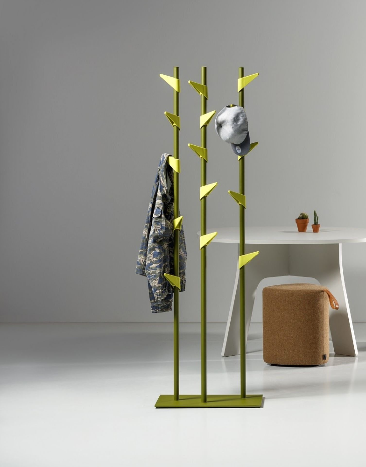 Bamboo coat stand Cascando