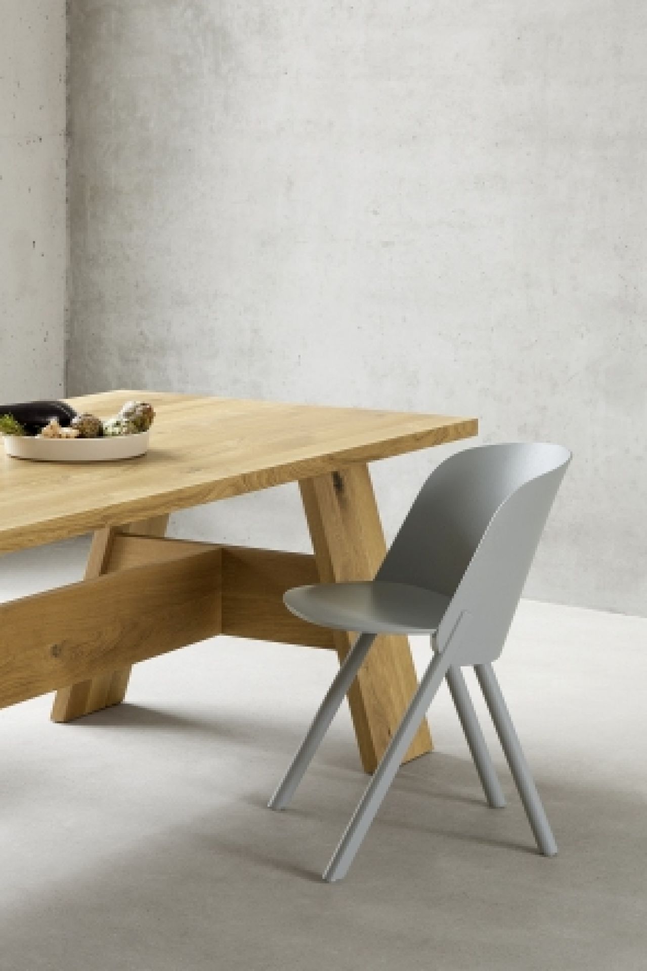 CH05 This Chair e15