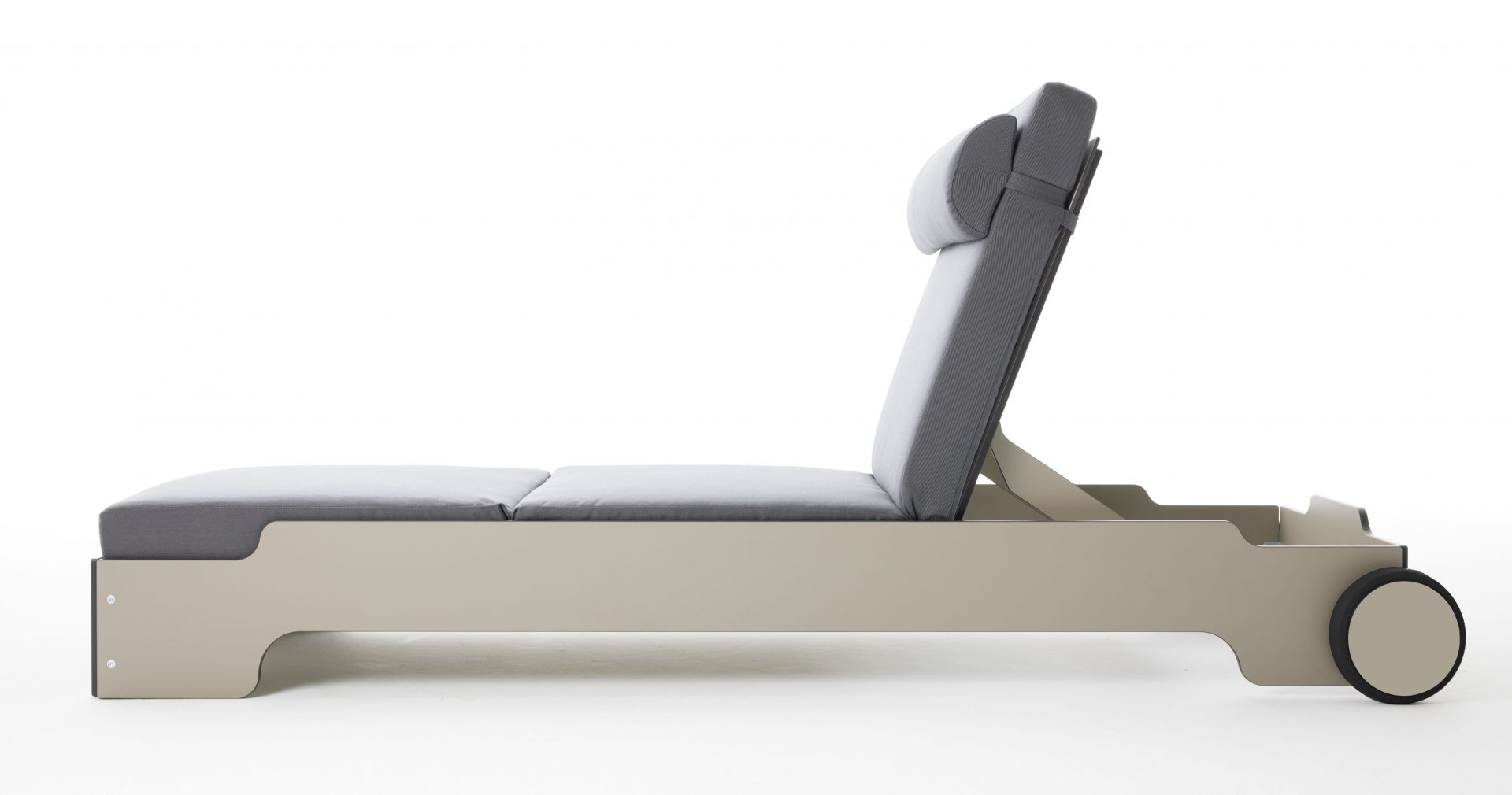 Solara Stacking Lounger incl. Wheels and Upholstery Outdoor Müller Möbelwerkstätten