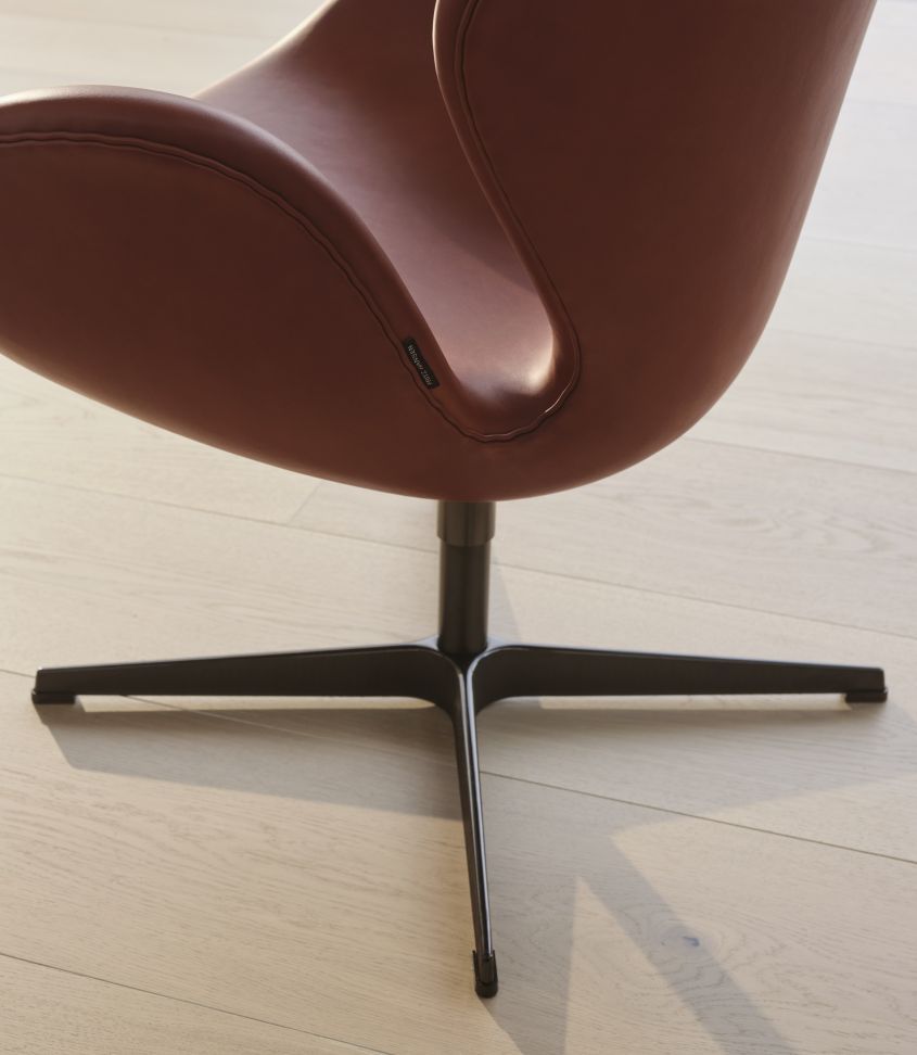 The Swan easy chair Fritz Hansen Anniversary Model