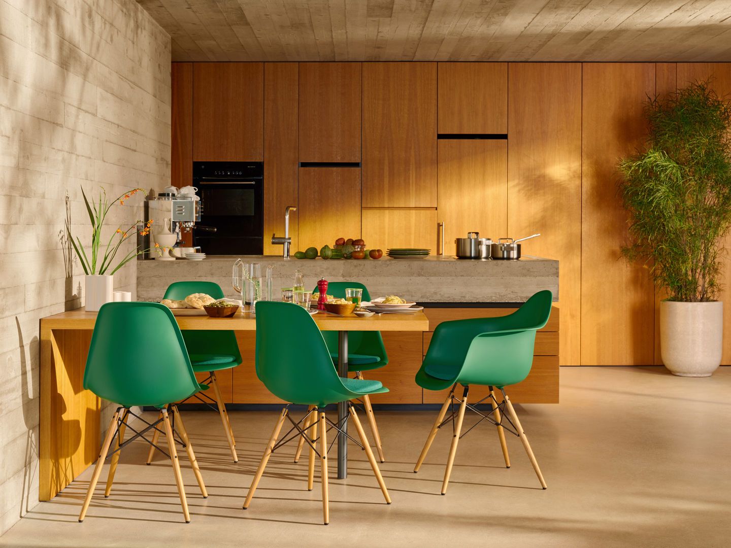 Eames Plastic Side Chair DSW Chair Vitra