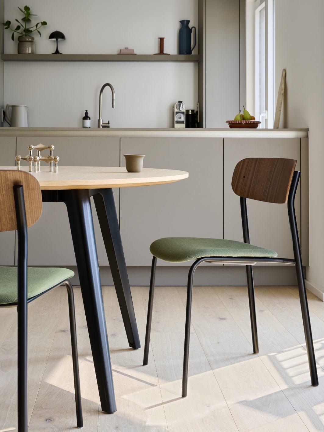 S 243 / S243 Tubular steel chair Thonet