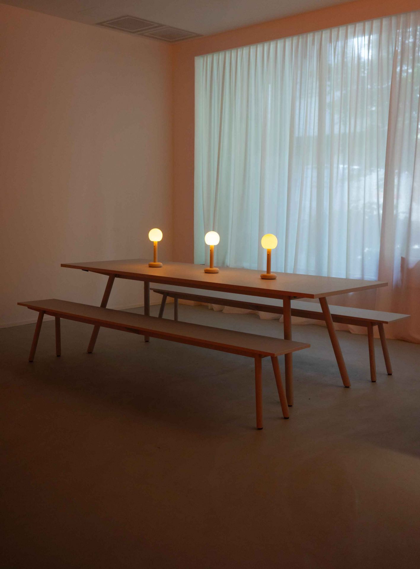 Fire rechargeable LED table lamp Grau