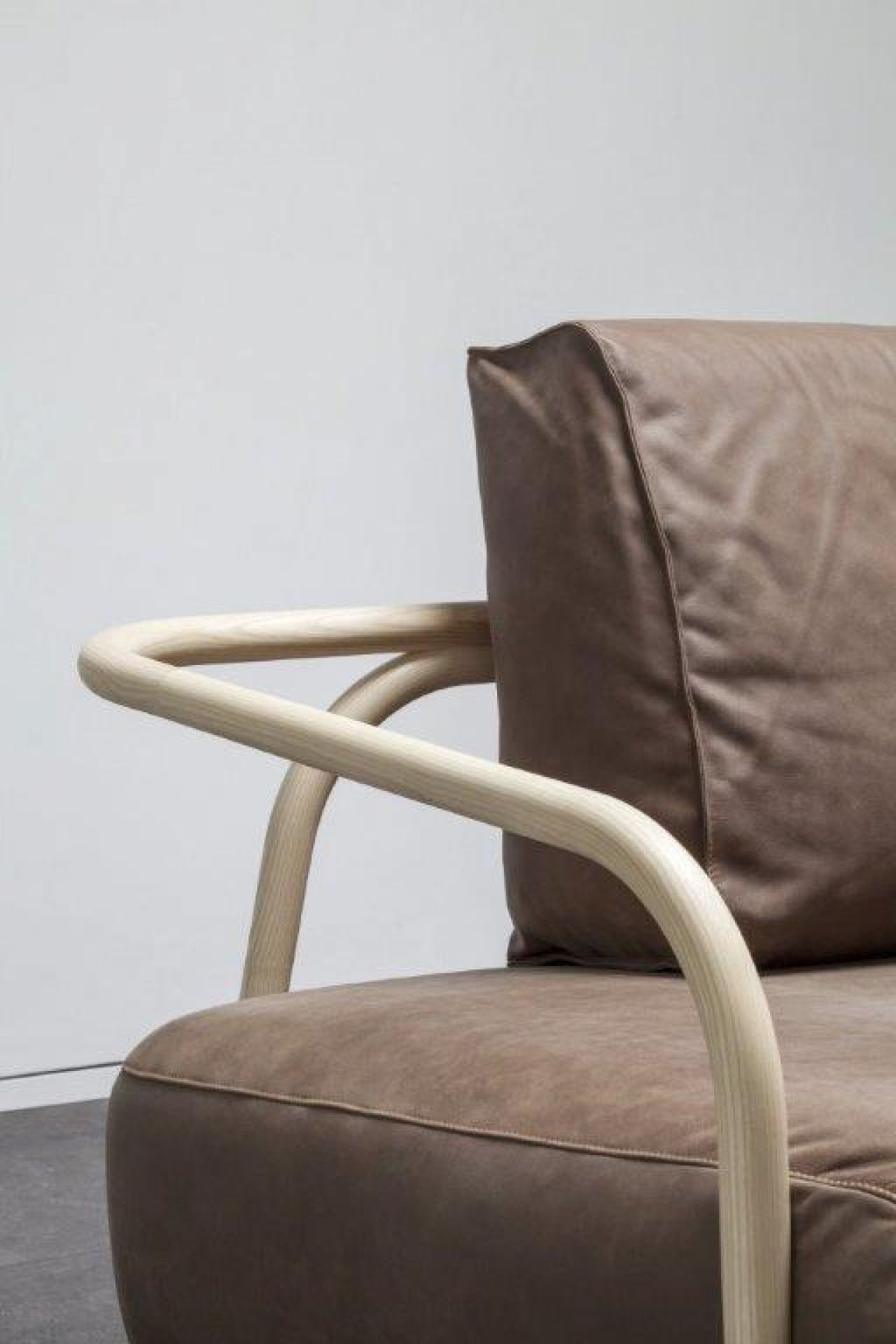 2002 bentwood sofa Thonet