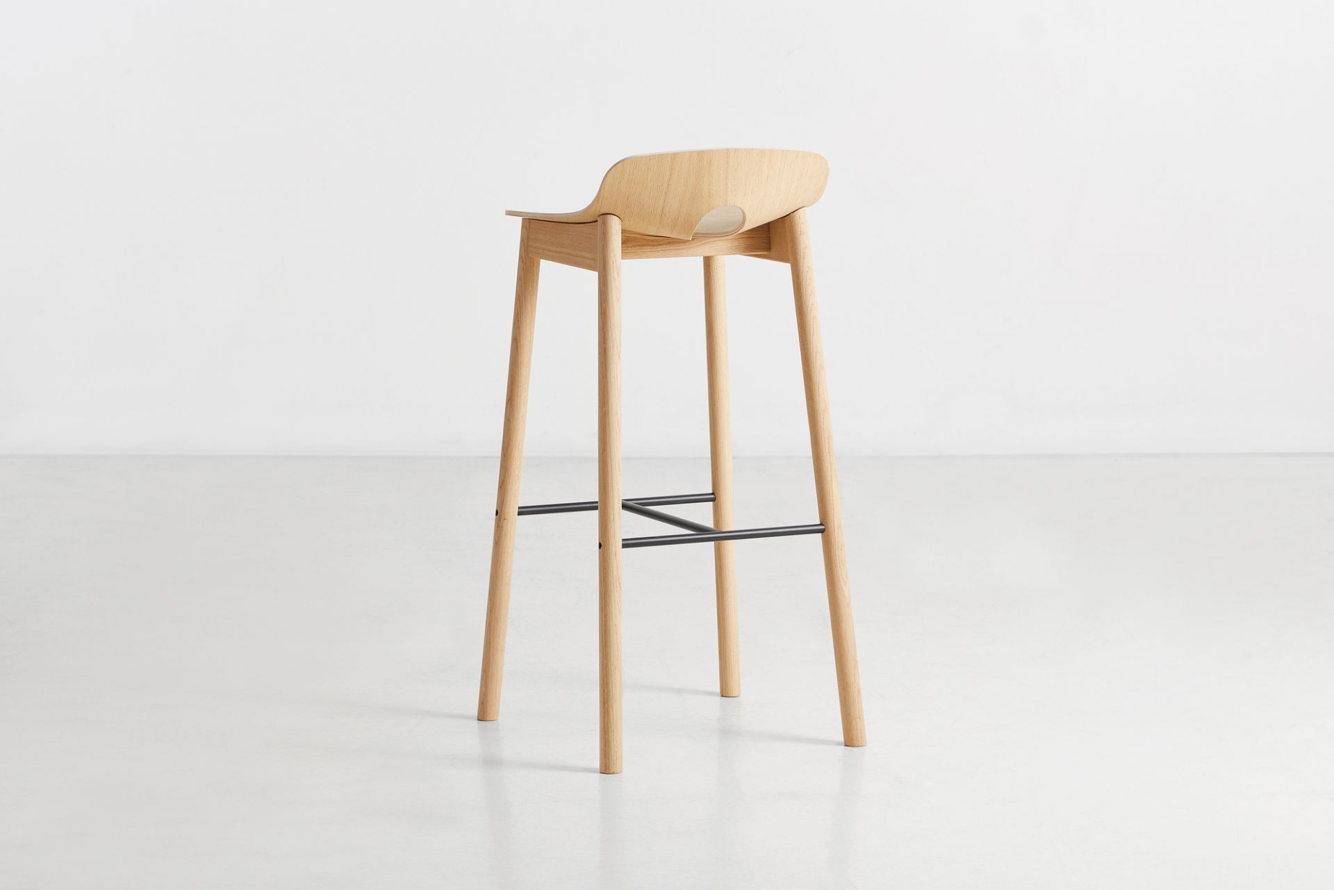 Mono Bar Stool Oak pigmented white Woud SINGLE PIECES