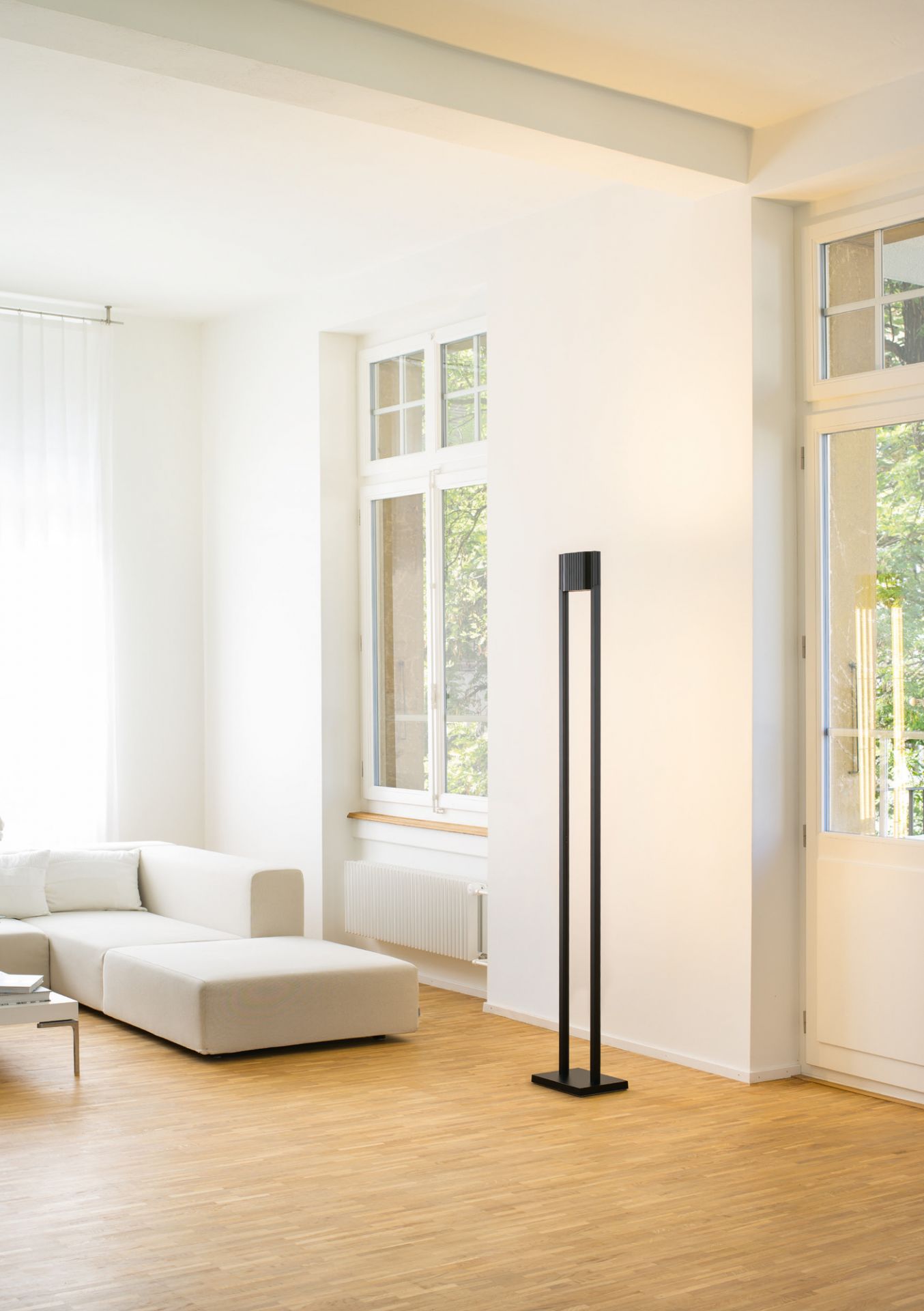 Unic LED Floor Lamp Steve Lechot Luminaires White