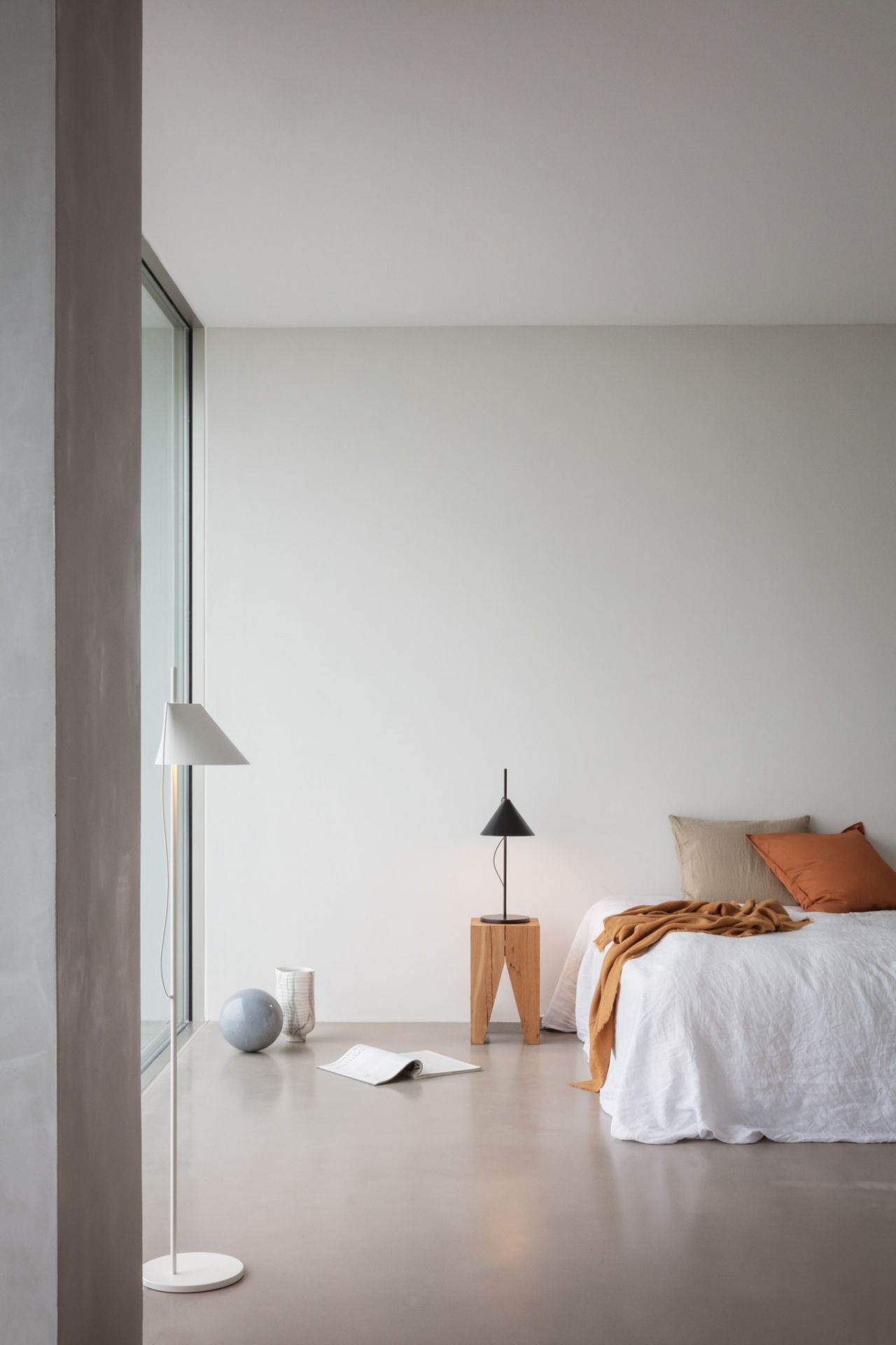 Yuh LED Table Lamp Louis Poulsen White