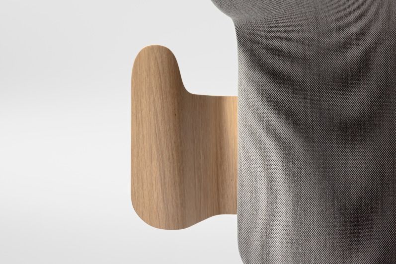Aeon Comfort Chair Armchair Fully upholstered Zeitraum