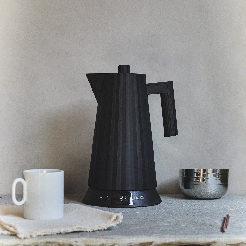 MDL21 Plissé kettle with temperature control Alessi