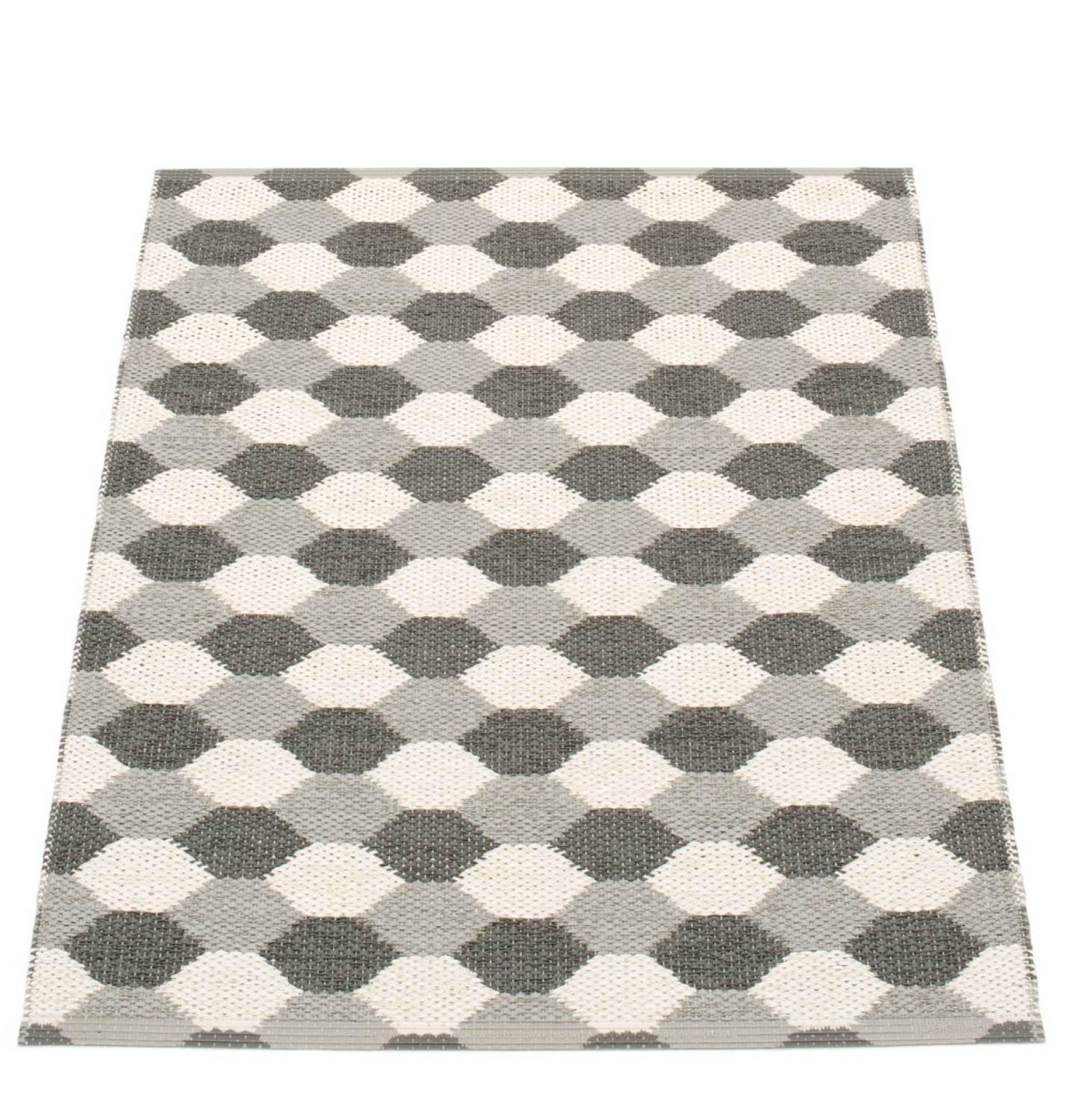 Dana plastic carpet 70x100 warm gray Pappelina