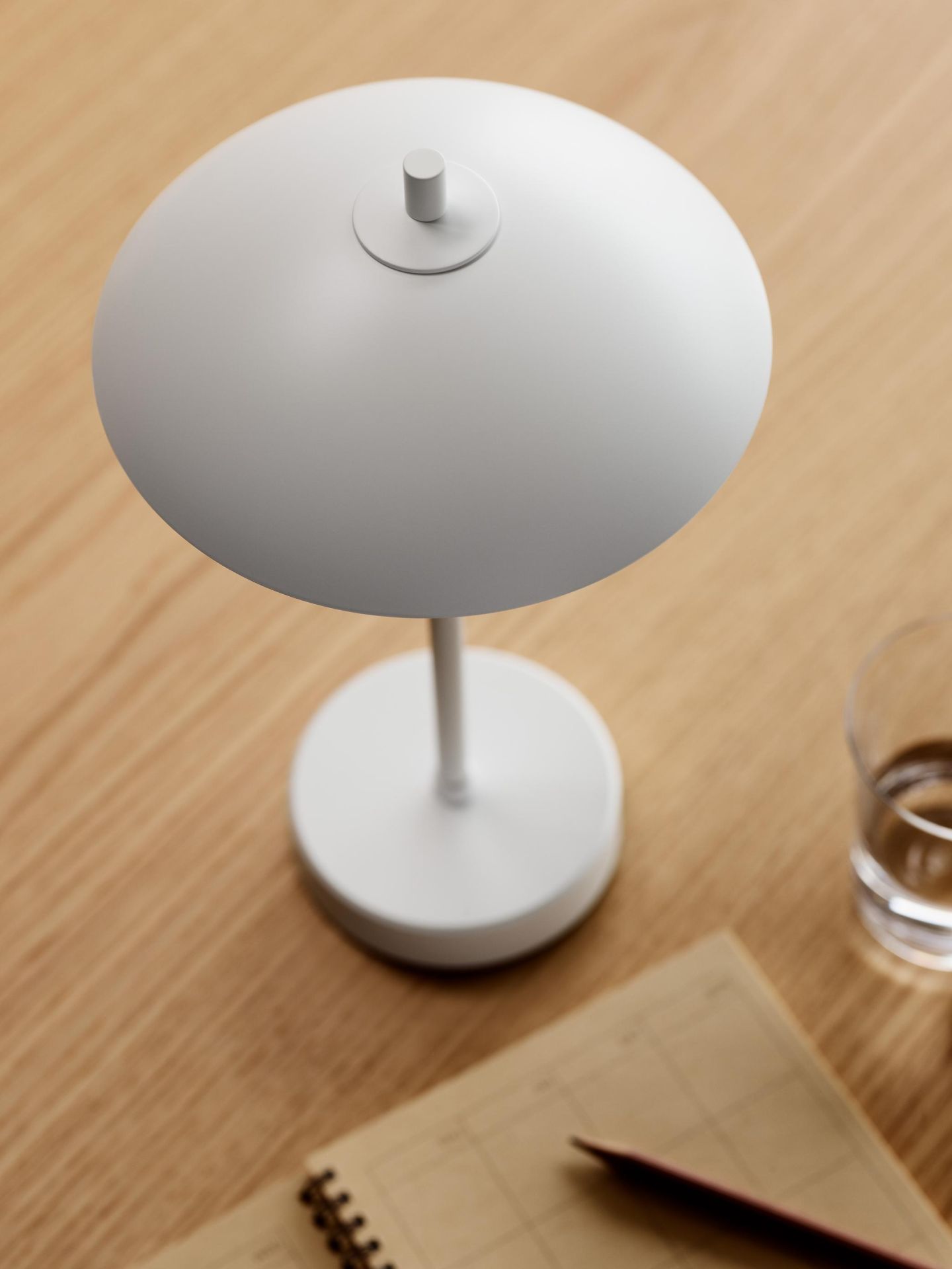 Clam Portable Table Lamp Rechargeable lamp Fritz Hansen