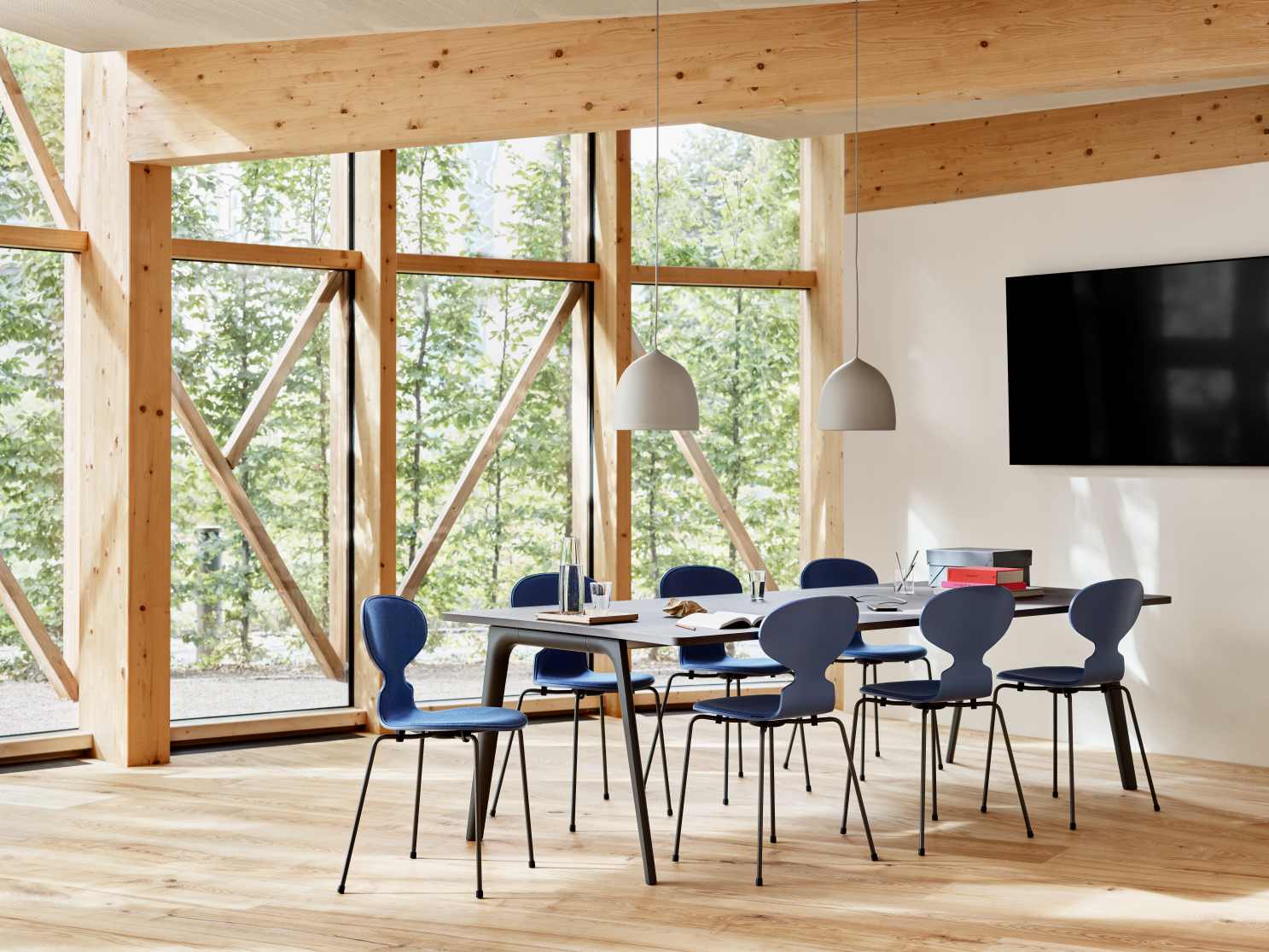 Pluralis table Fritz Hansen