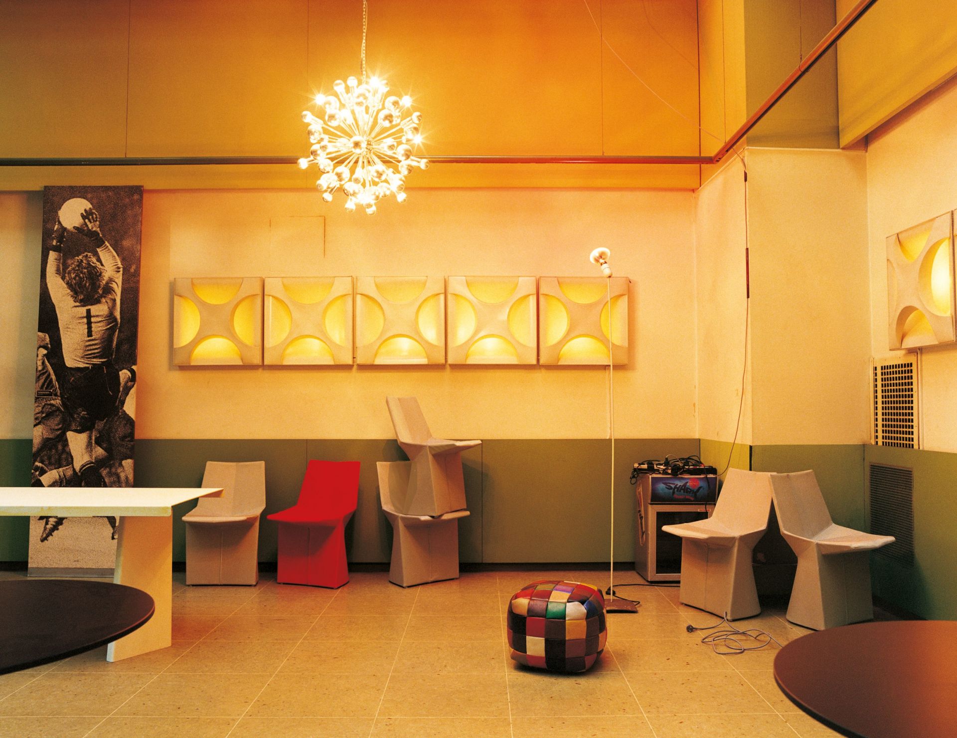 Pallas table ClassiCon