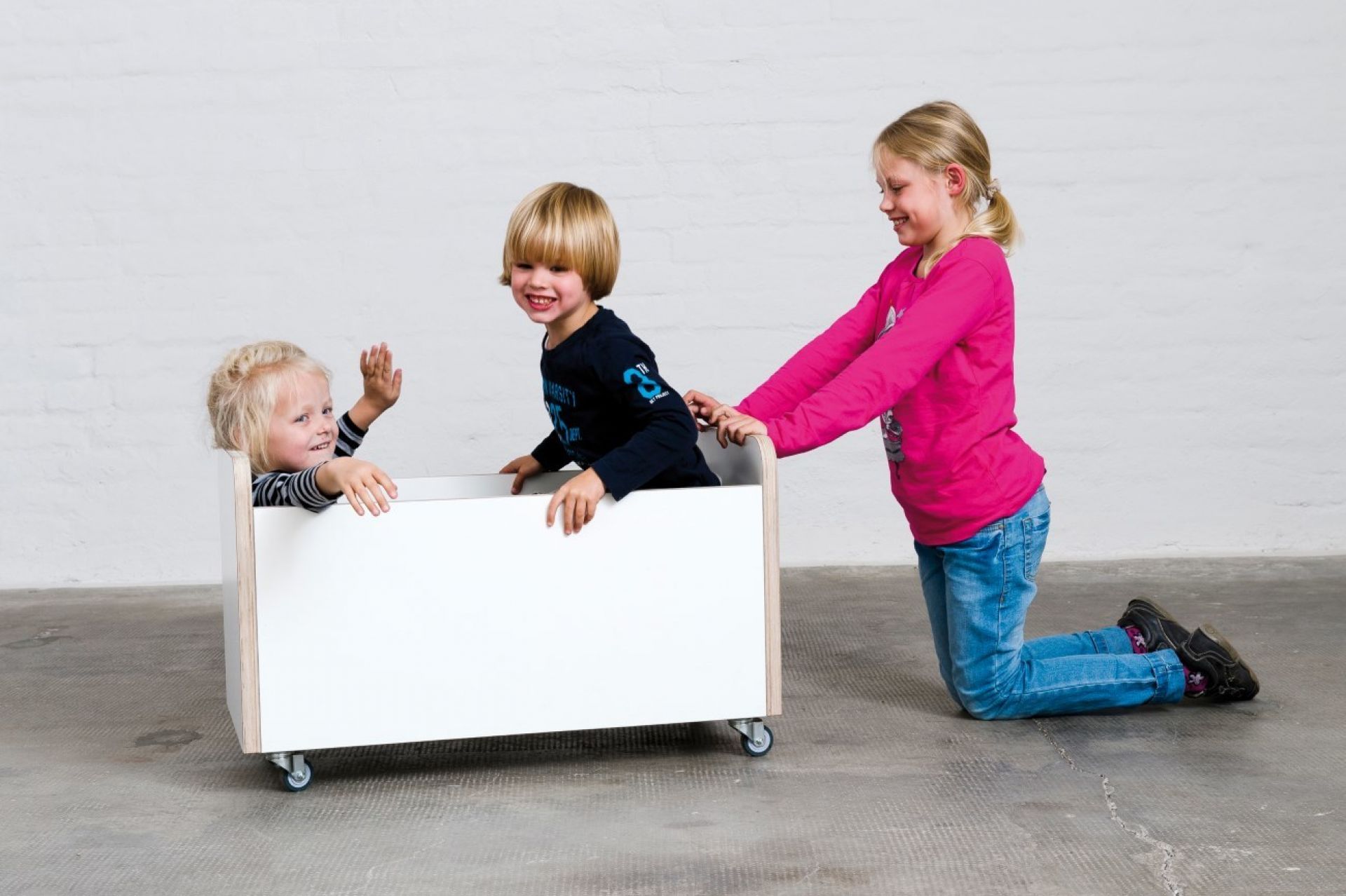 Growing Table Rolling Box Chest Pure Position