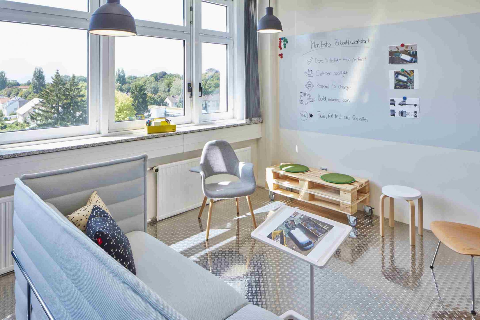 NesTable Side Table Vitra Ice grey