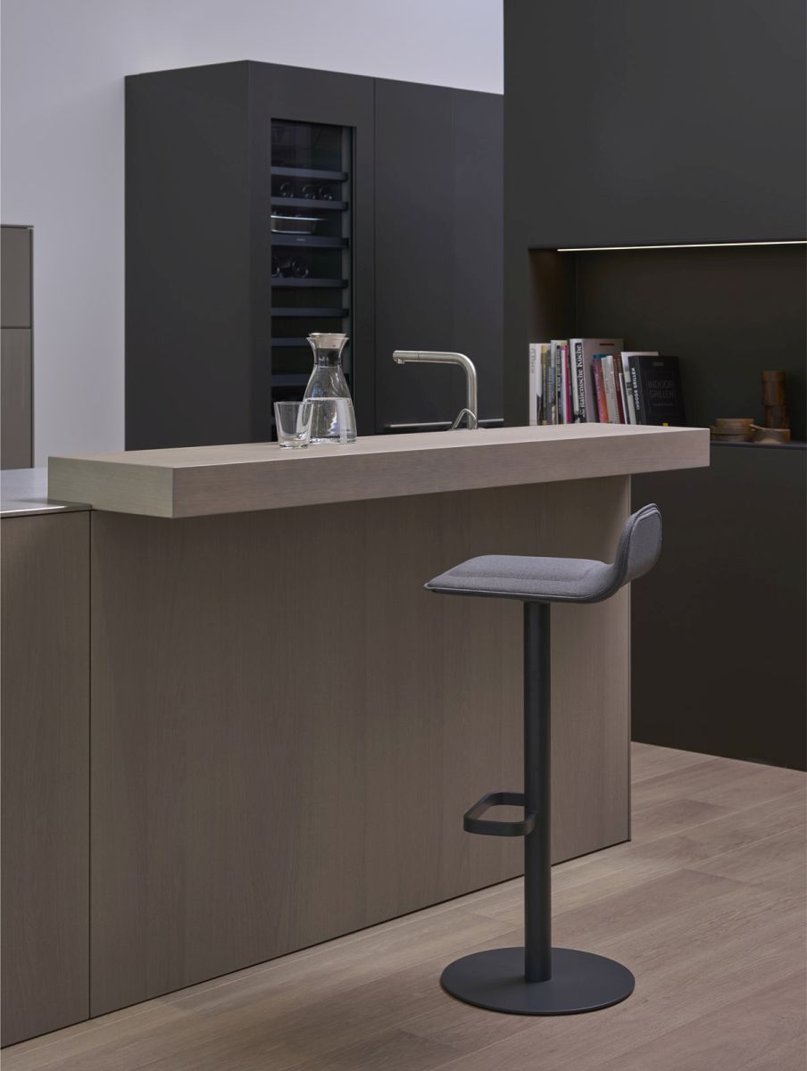 Dave Bar Stool Anthracite with Seat Cushion in Wine Red Moree