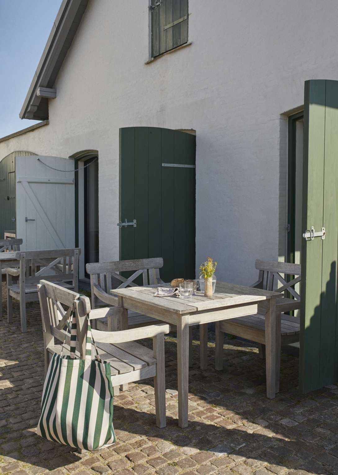 Drachmann Table Outdoor dining table Skagerak by Fritz Hansen 