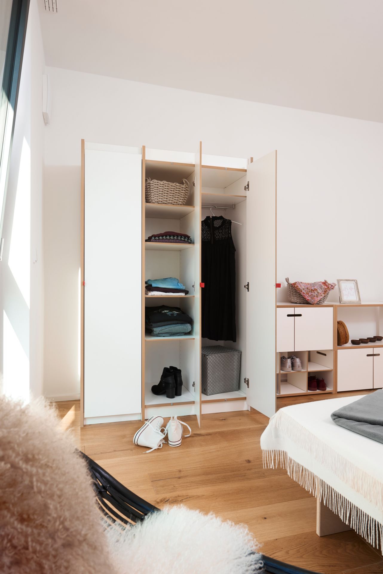 Steh cabinet basic module Tojo