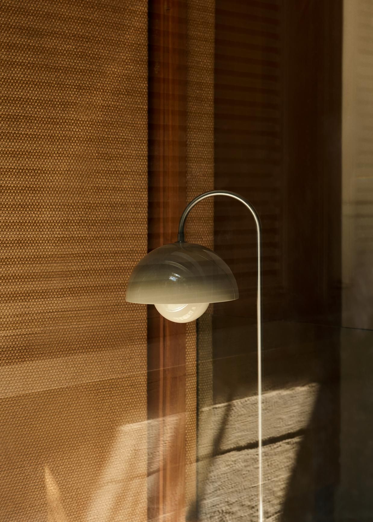 Flowerpot VP12 Floor lamp Floor lamp AndTradition