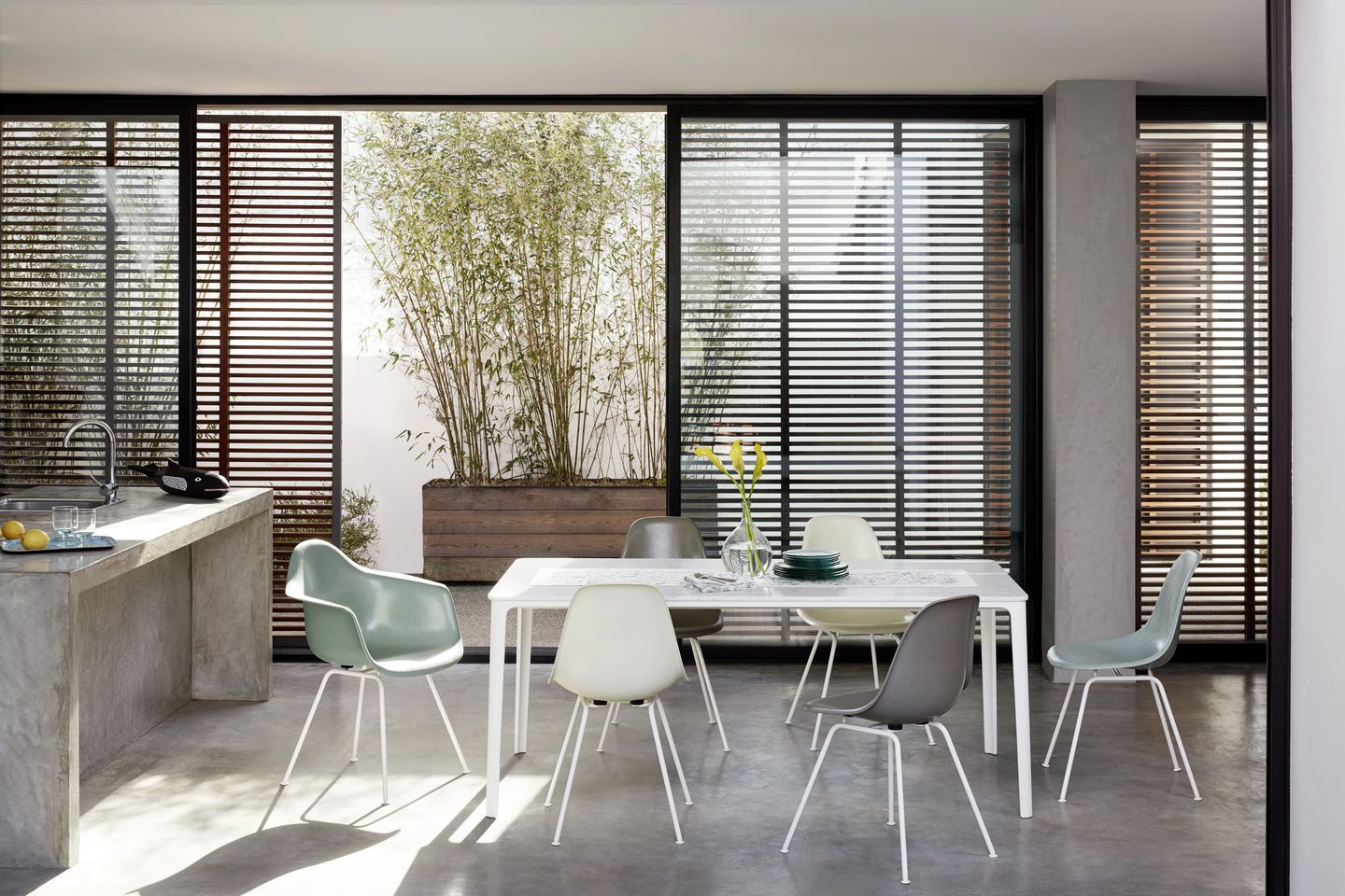 Eames Fibreglass Chair DSX Chair Vitra