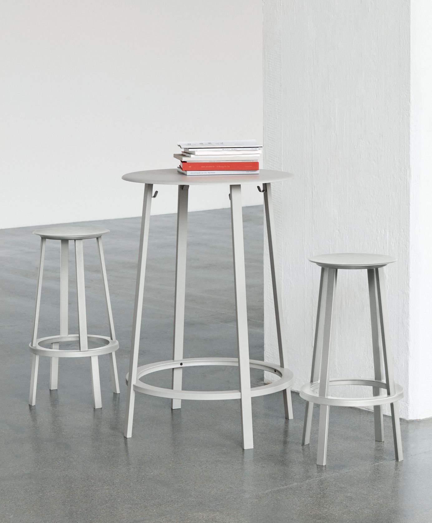 Revolver Table Hay